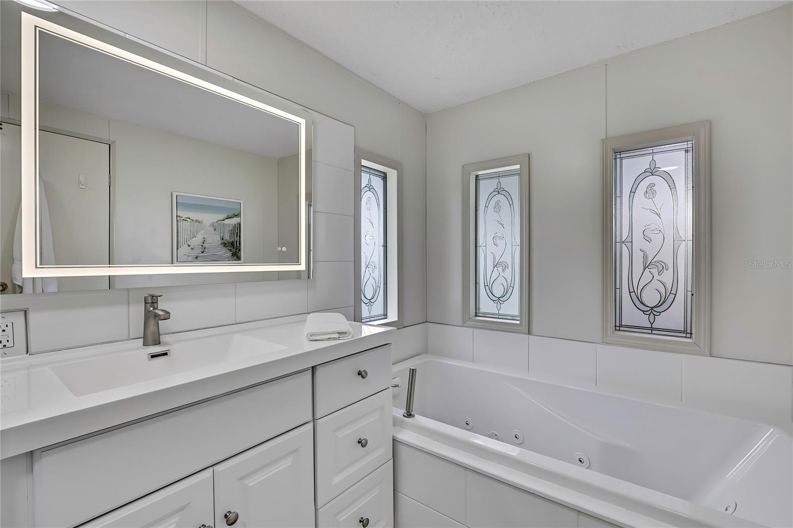 Image 18 of 44 For 12160 Sara  