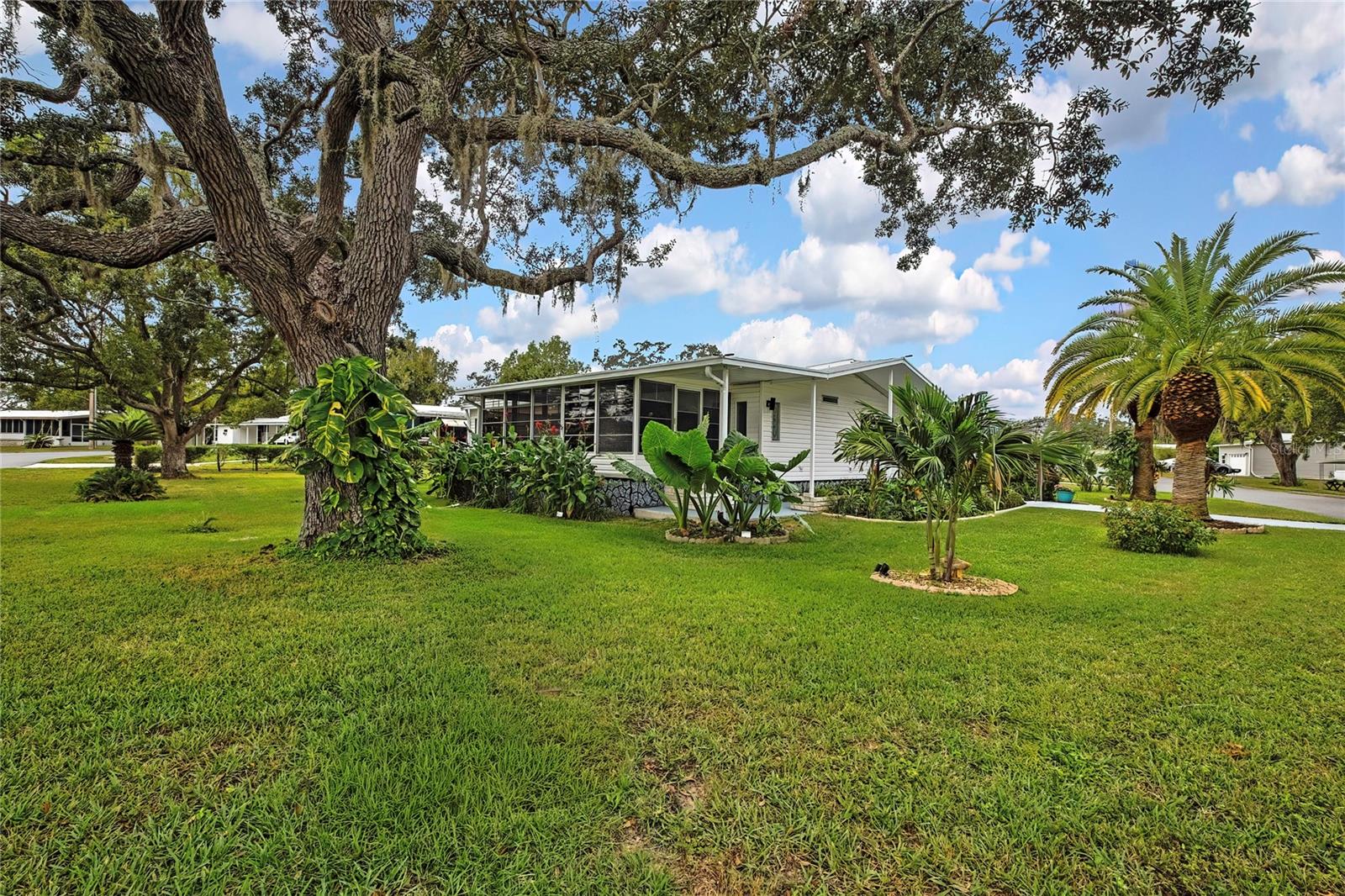 Image 29 of 44 For 12160 Sara  