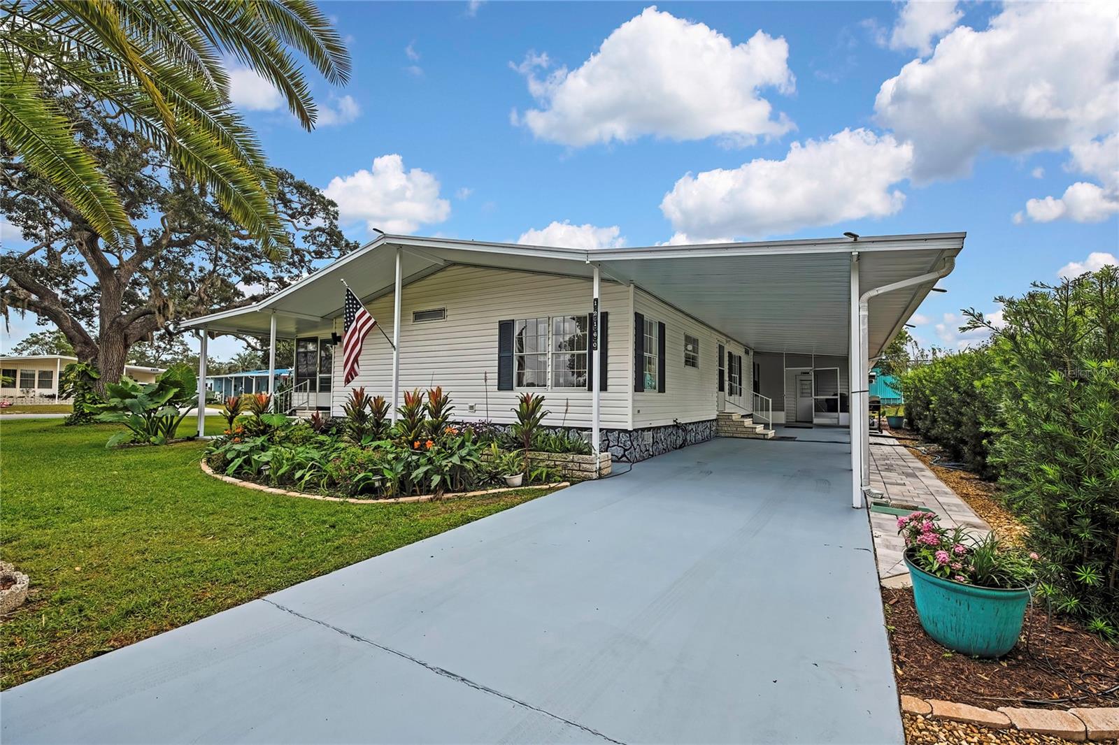 Image 31 of 44 For 12160 Sara  