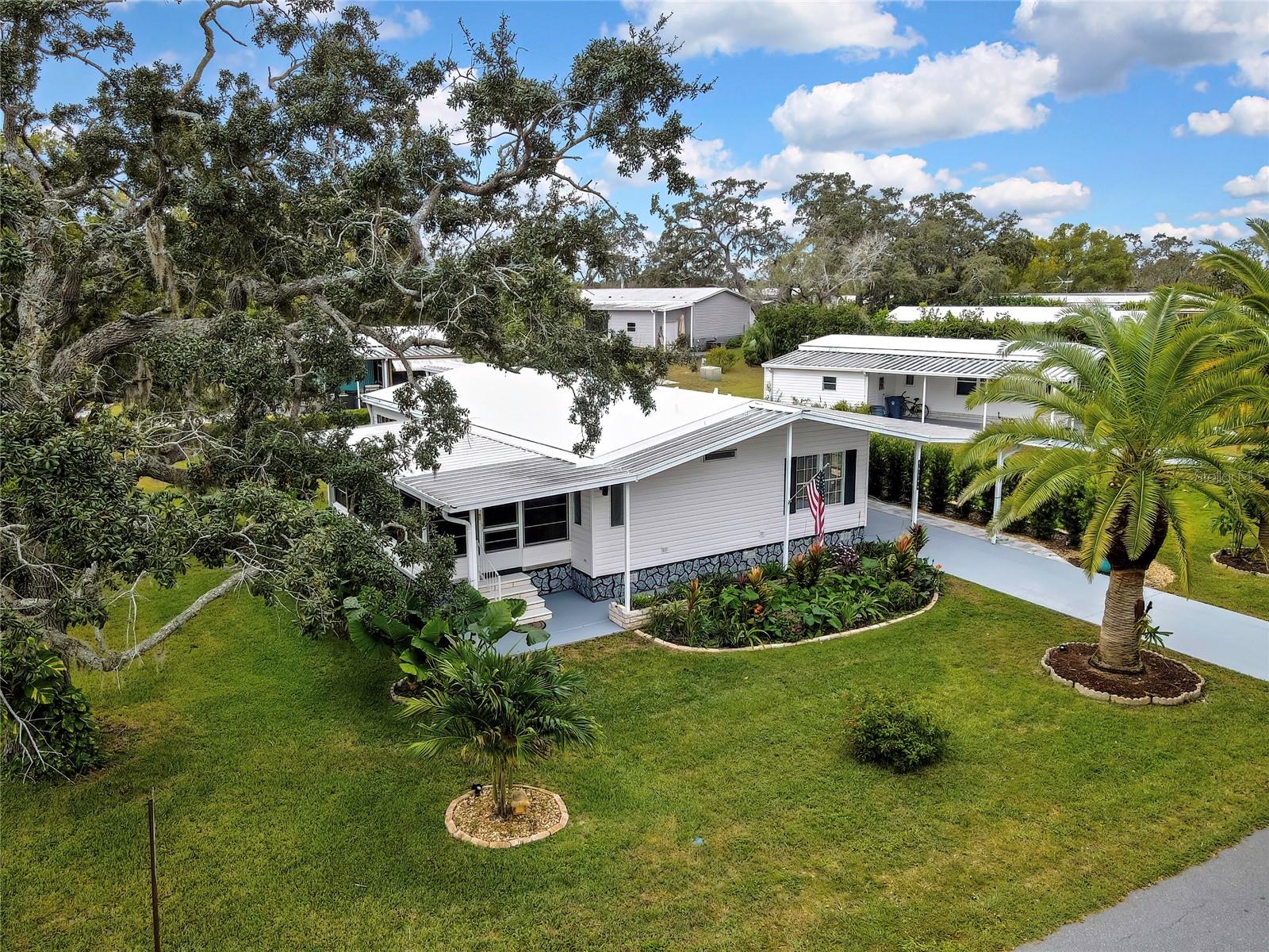 Image 32 of 44 For 12160 Sara  