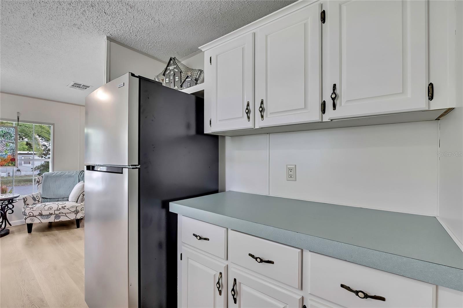 Image 7 of 44 For 12160 Sara  