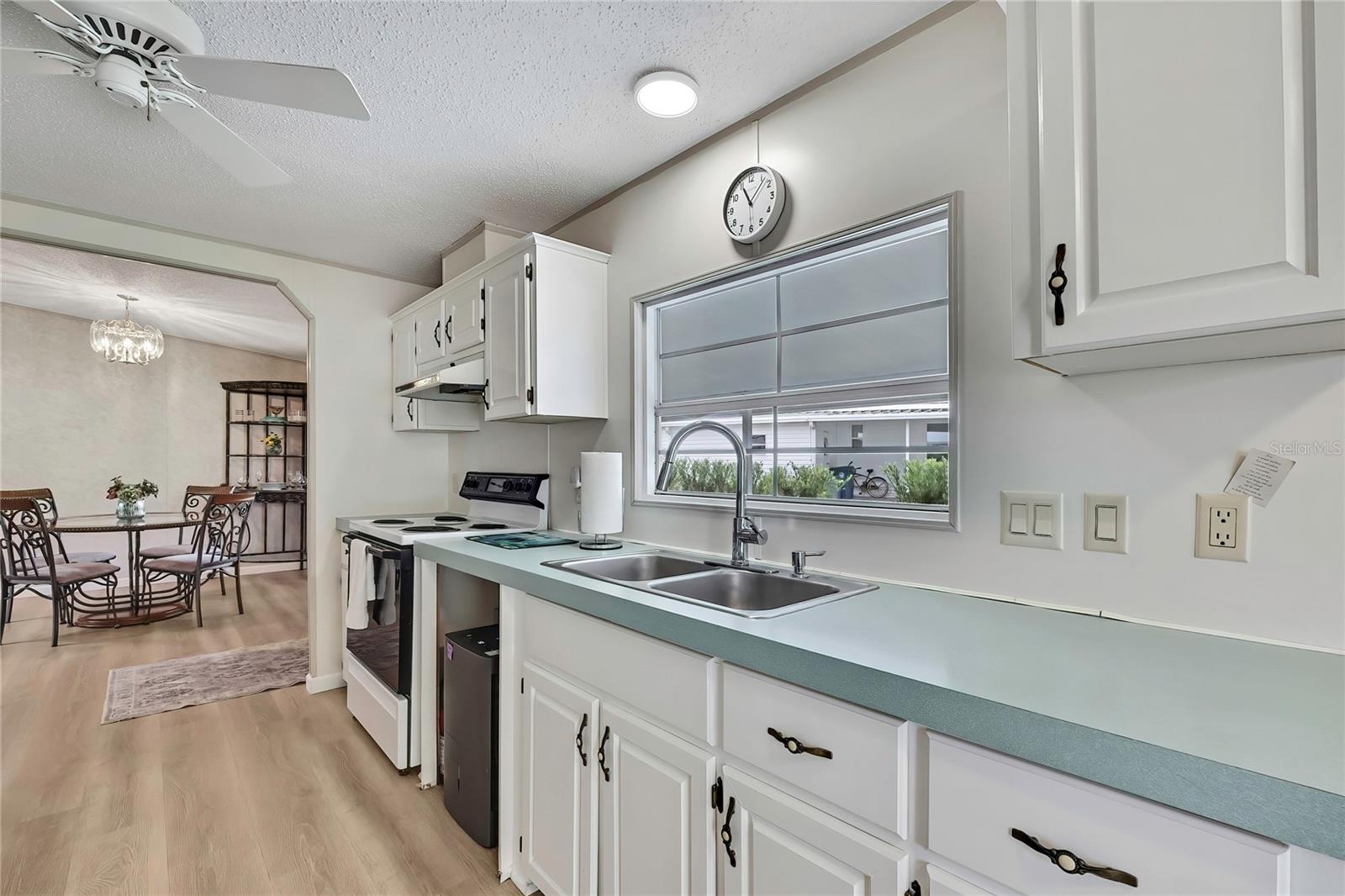 Image 8 of 44 For 12160 Sara  