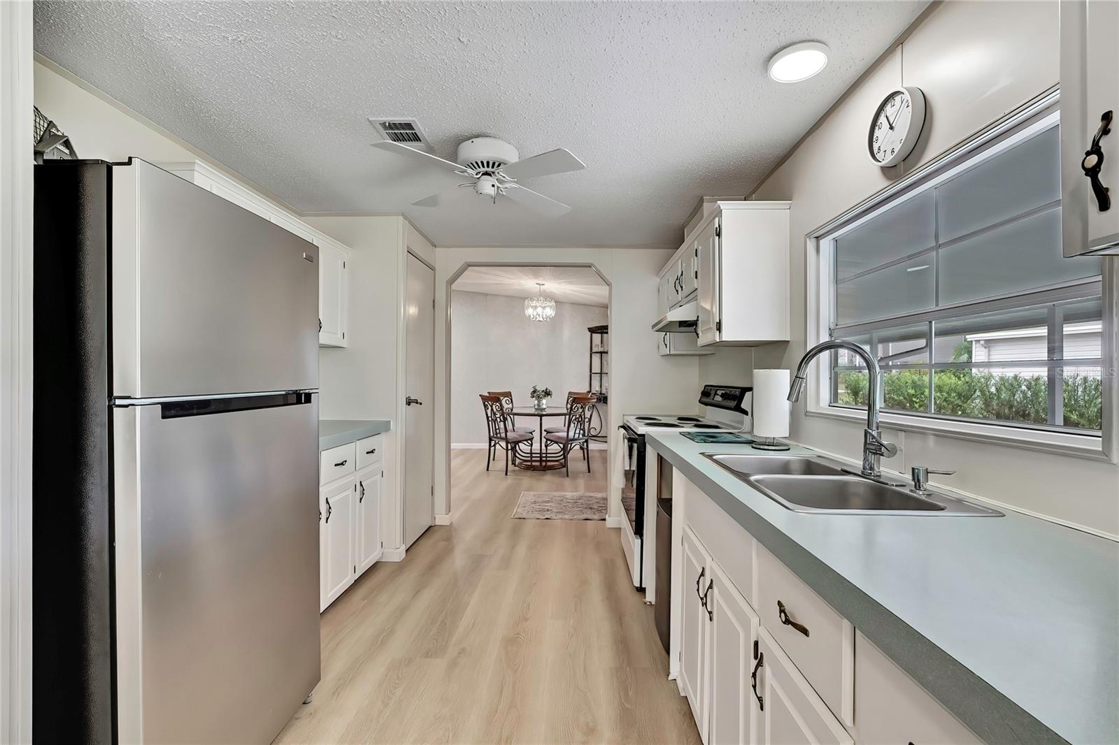 Image 9 of 44 For 12160 Sara  