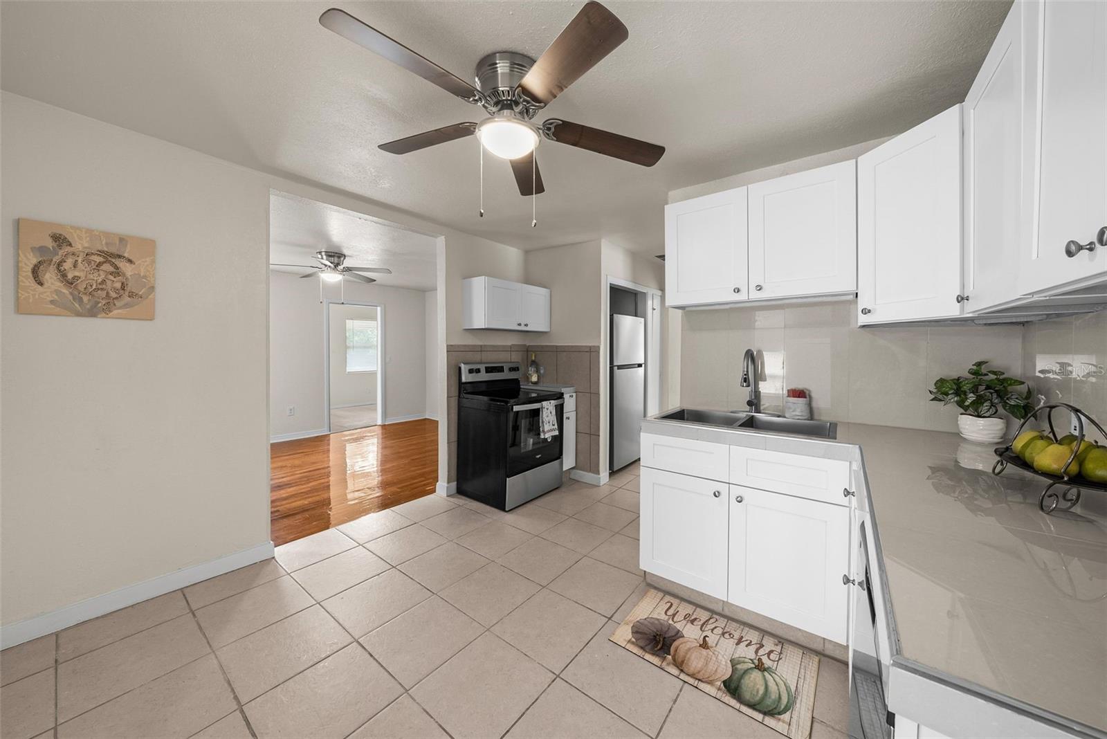 Image 11 of 27 For 4053 41st Ave N