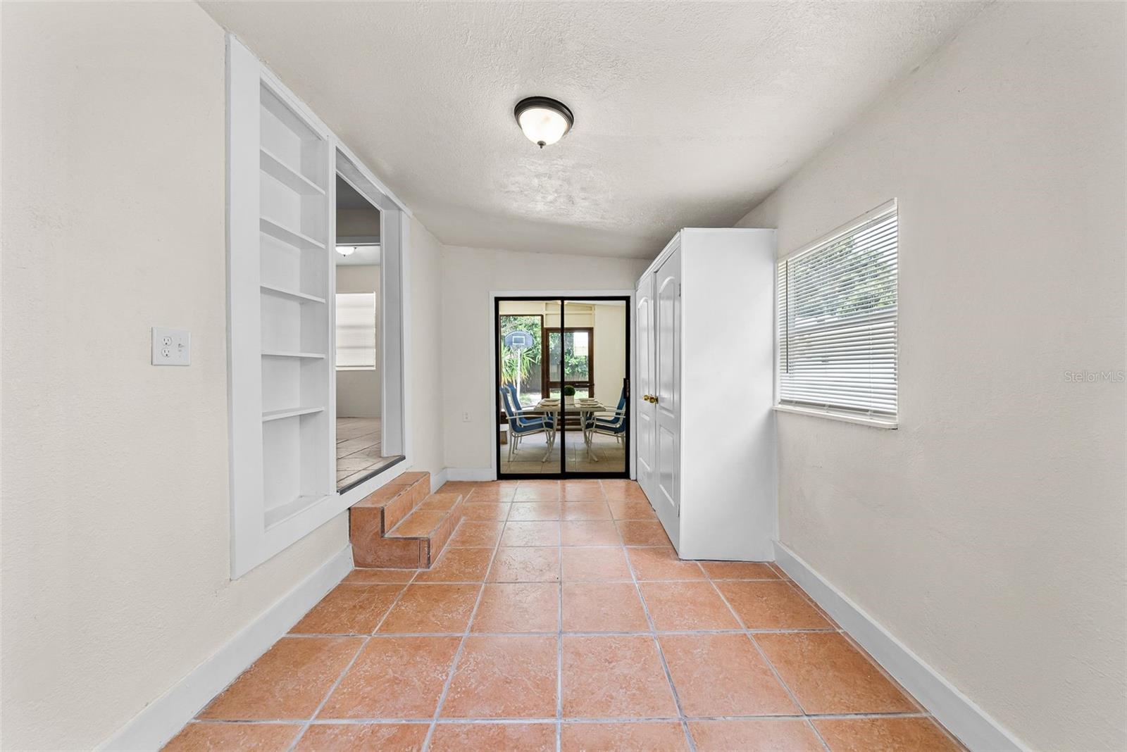 Image 17 of 27 For 4053 41st Ave N