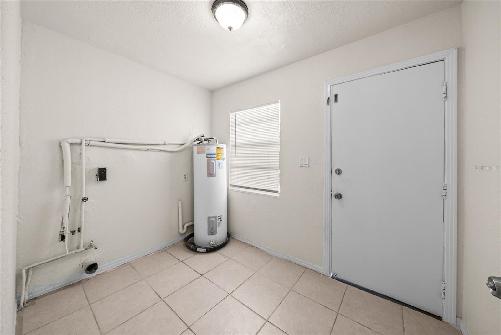 Image 19 of 27 For 4053 41st Ave N