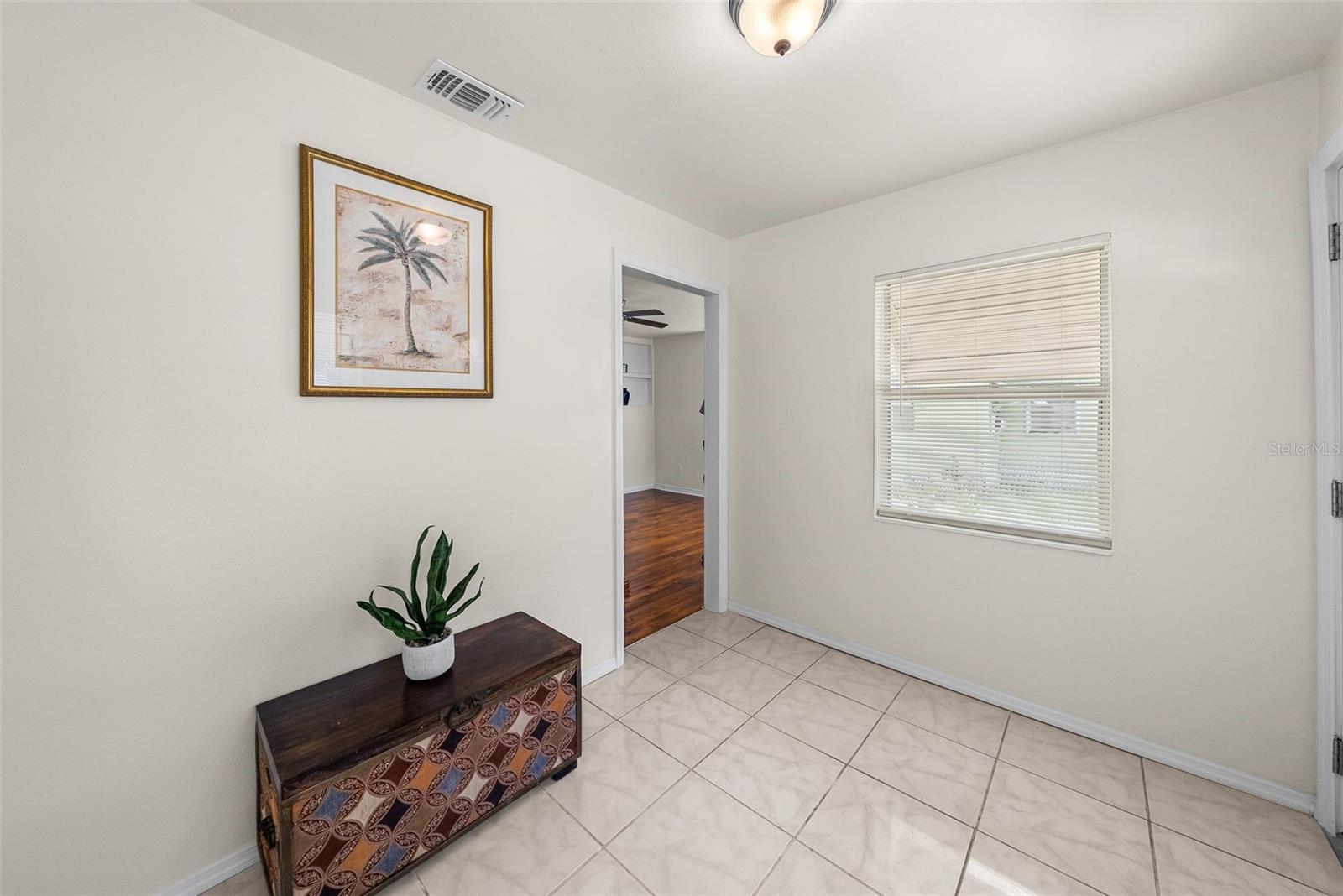 Image 4 of 27 For 4053 41st Ave N