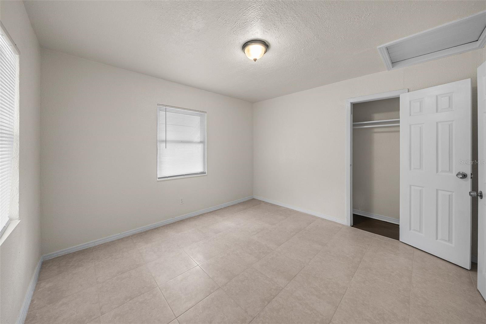 Image 9 of 27 For 4053 41st Ave N