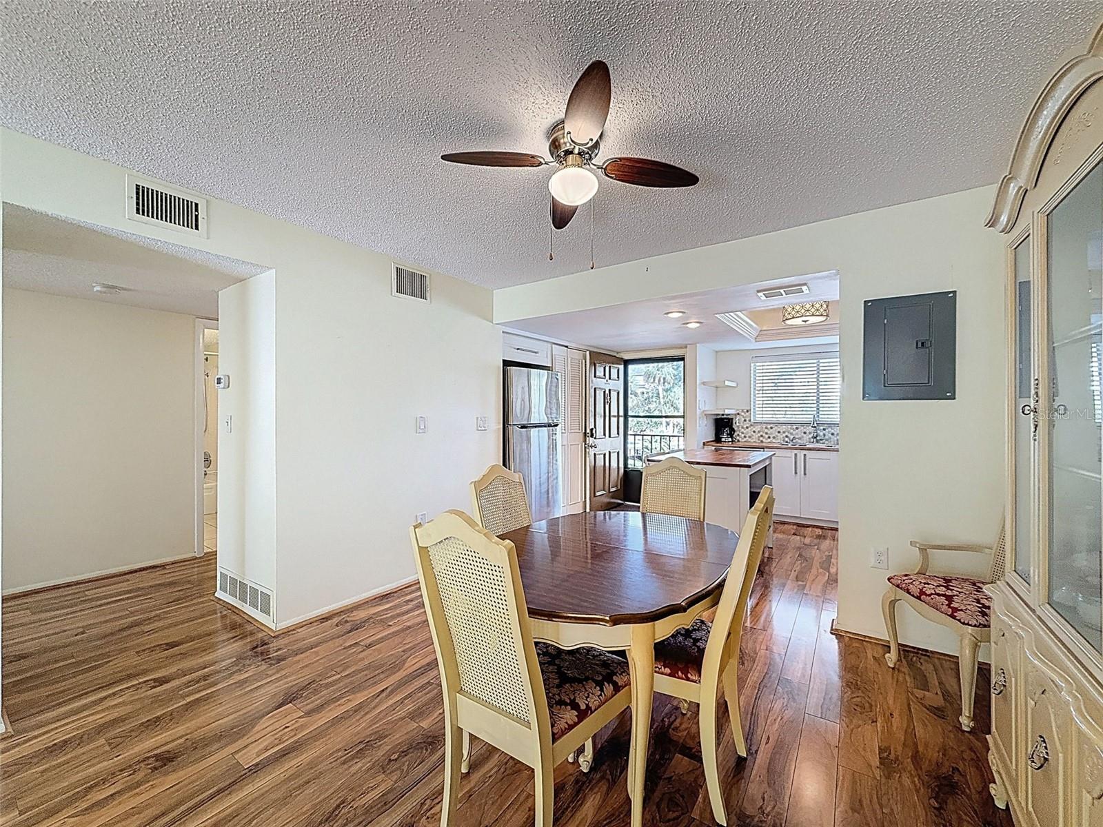 Image 11 of 35 For 90 Highland Avenue 1115