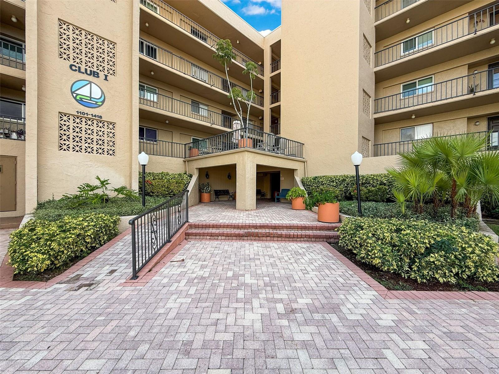 Image 2 of 35 For 90 Highland Avenue 1115