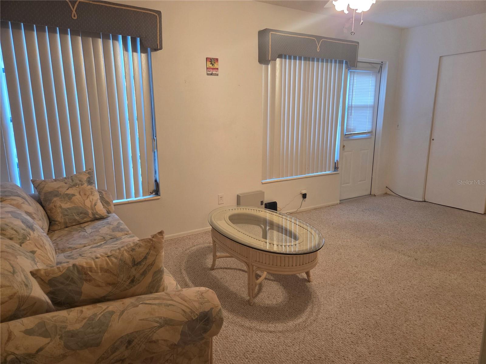 Image 17 of 71 For 2386 Sumatran Way 14