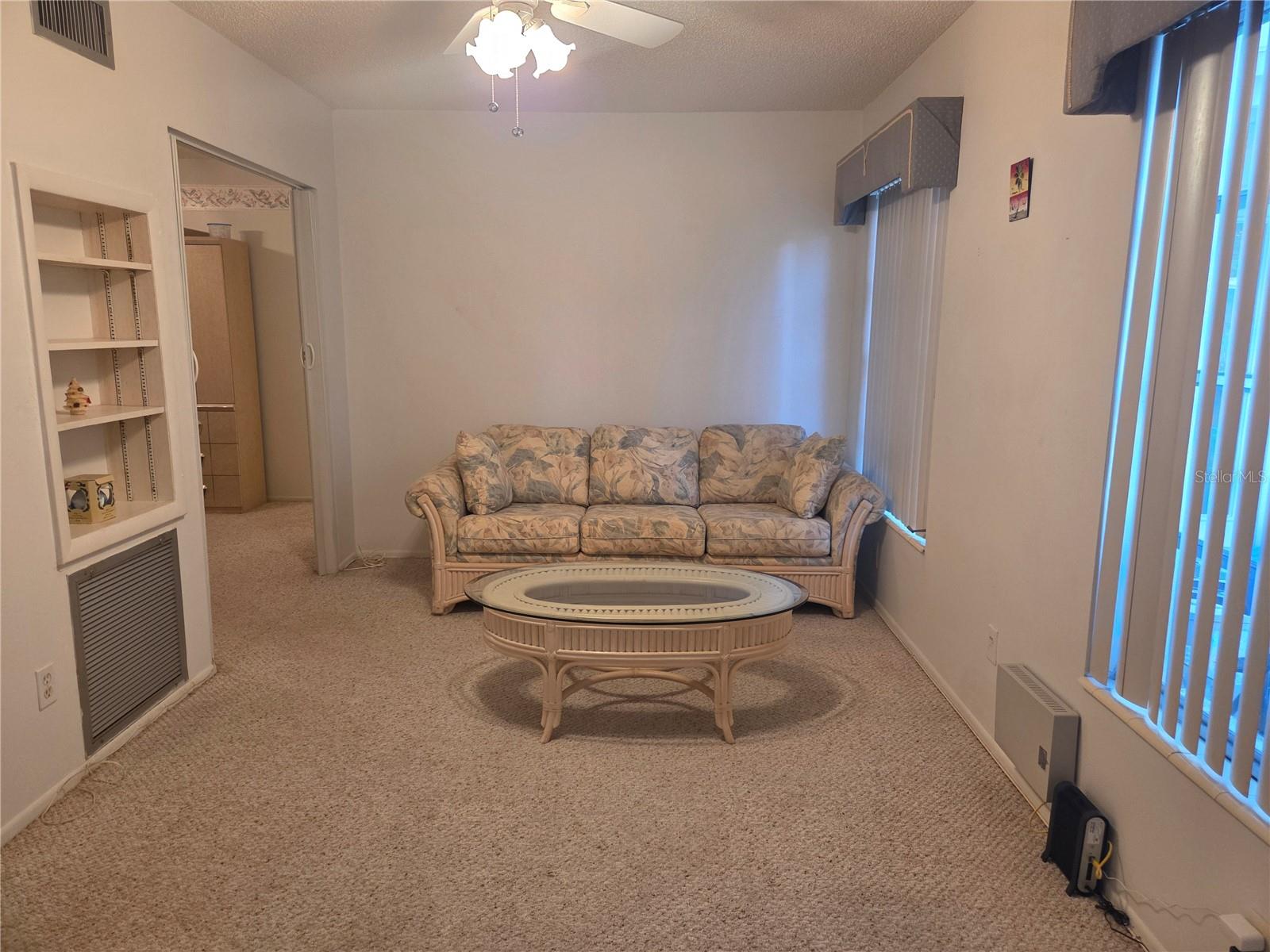 Image 18 of 71 For 2386 Sumatran Way 14