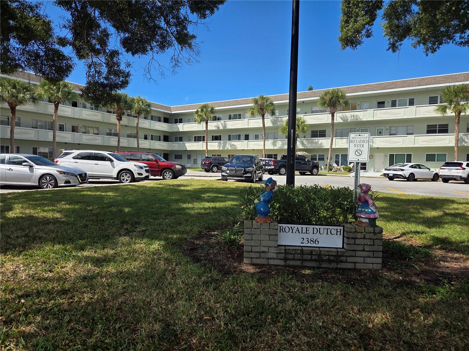 Image 4 of 71 For 2386 Sumatran Way 14