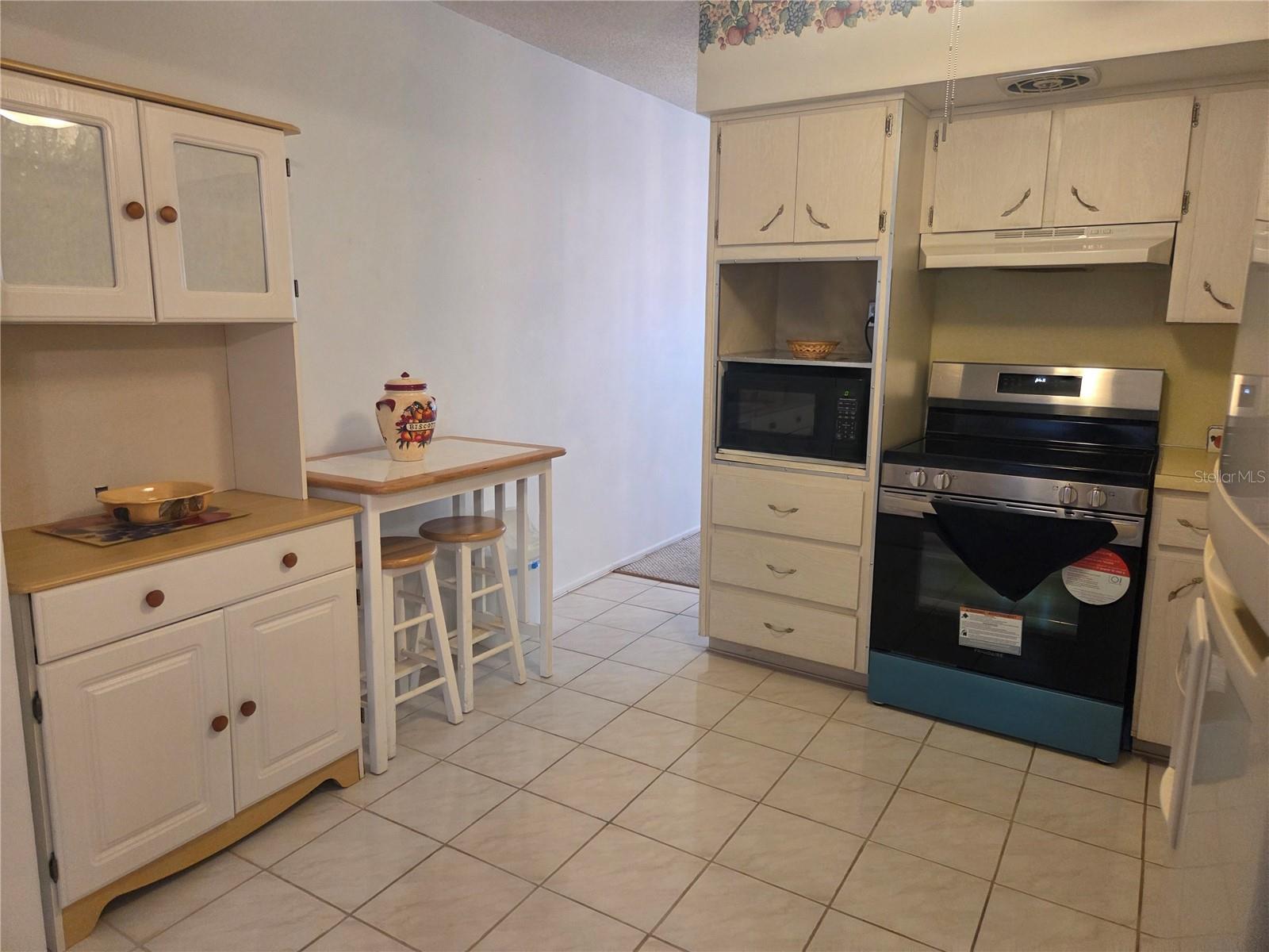 Image 9 of 71 For 2386 Sumatran Way 14