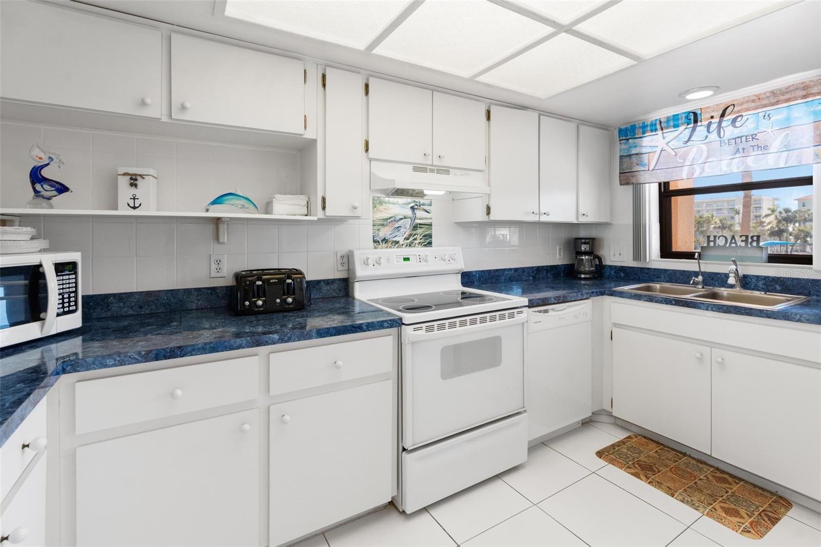 Image 10 of 26 For 19451 Gulf Boulevard 211