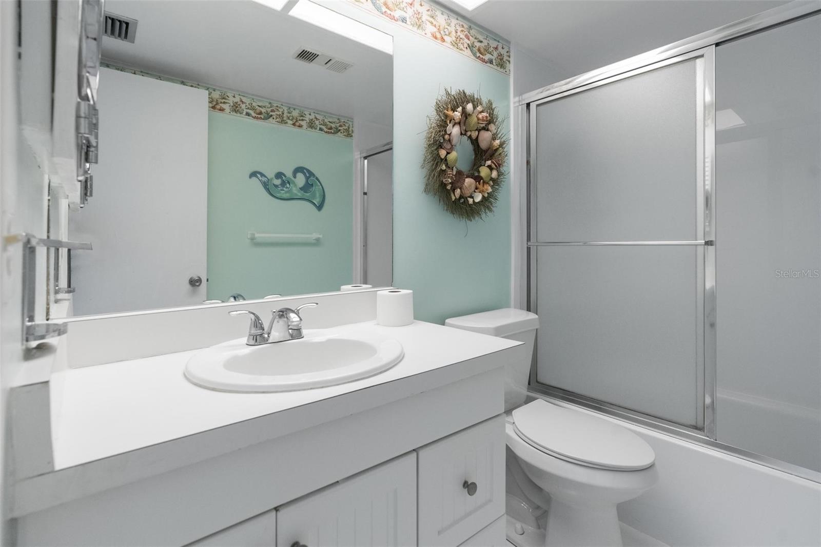 Image 14 of 26 For 19451 Gulf Boulevard 211