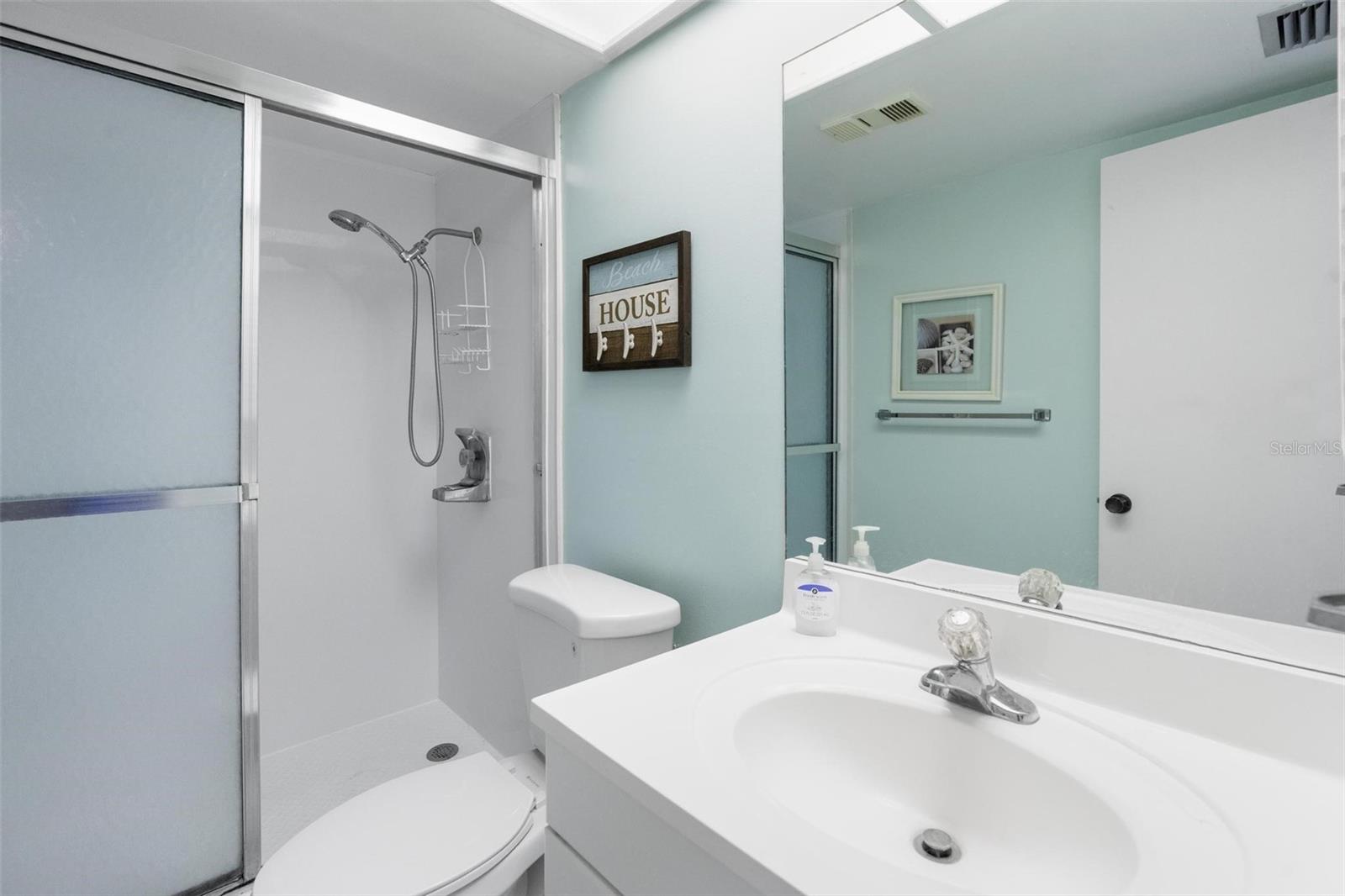 Image 16 of 26 For 19451 Gulf Boulevard 211