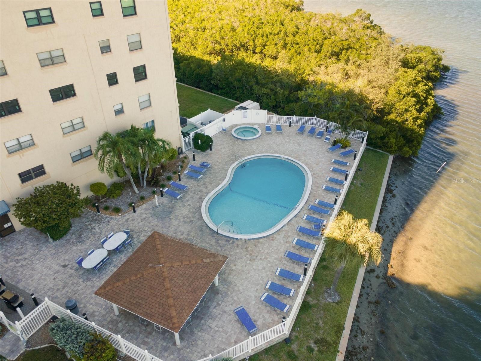 Image 23 of 26 For 19451 Gulf Boulevard 211