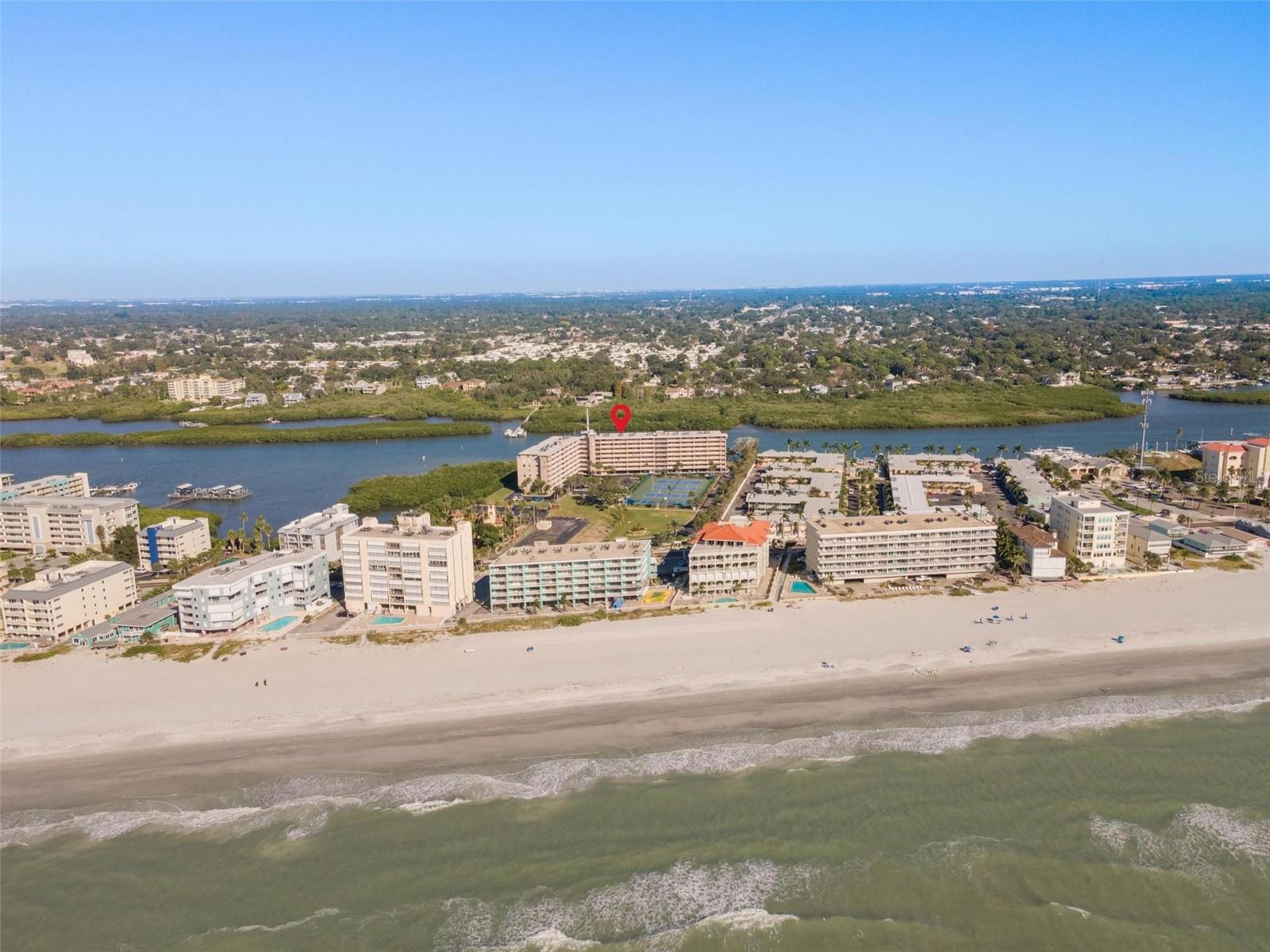 Image 3 of 26 For 19451 Gulf Boulevard 211