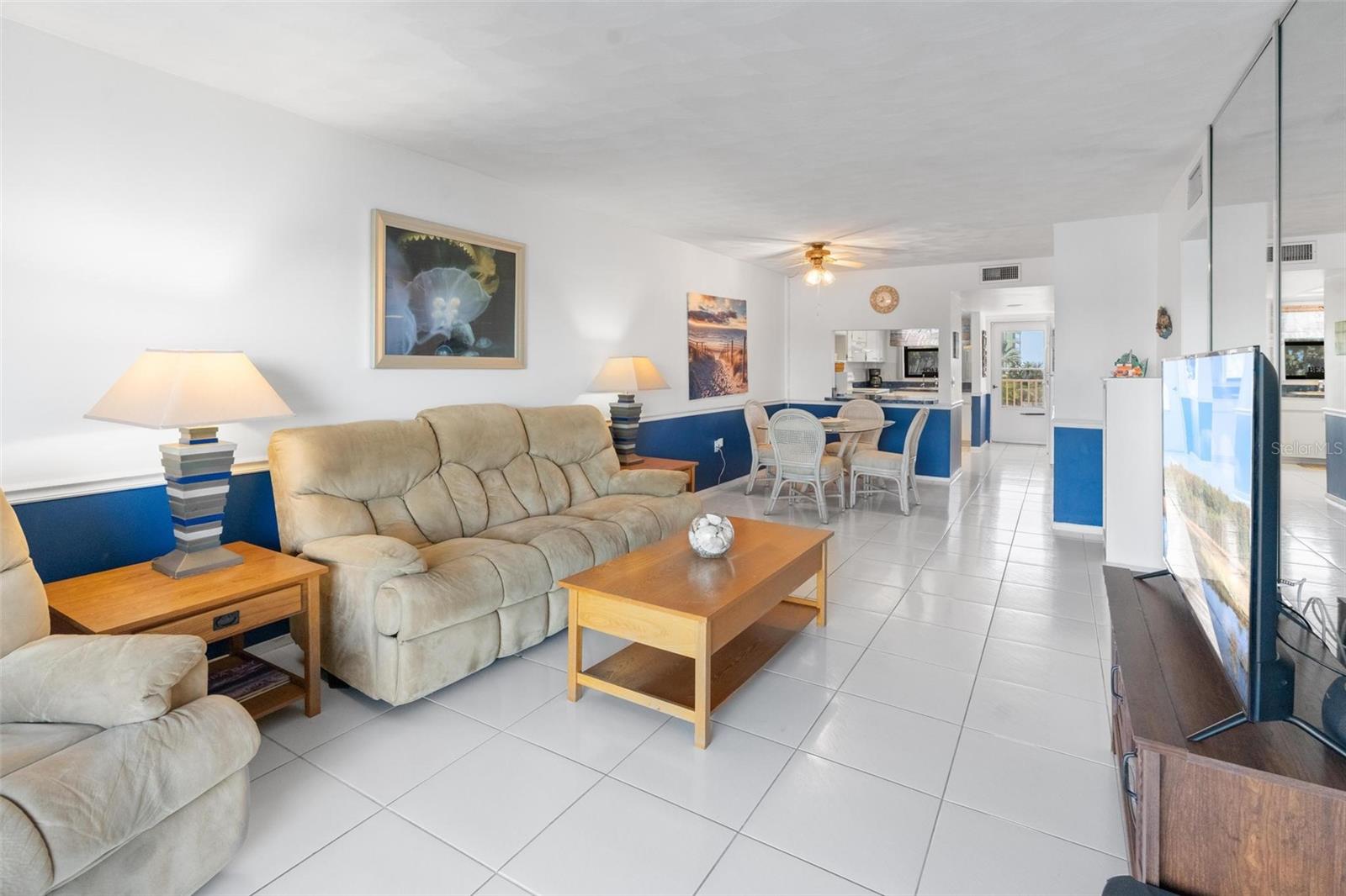 Image 7 of 26 For 19451 Gulf Boulevard 211