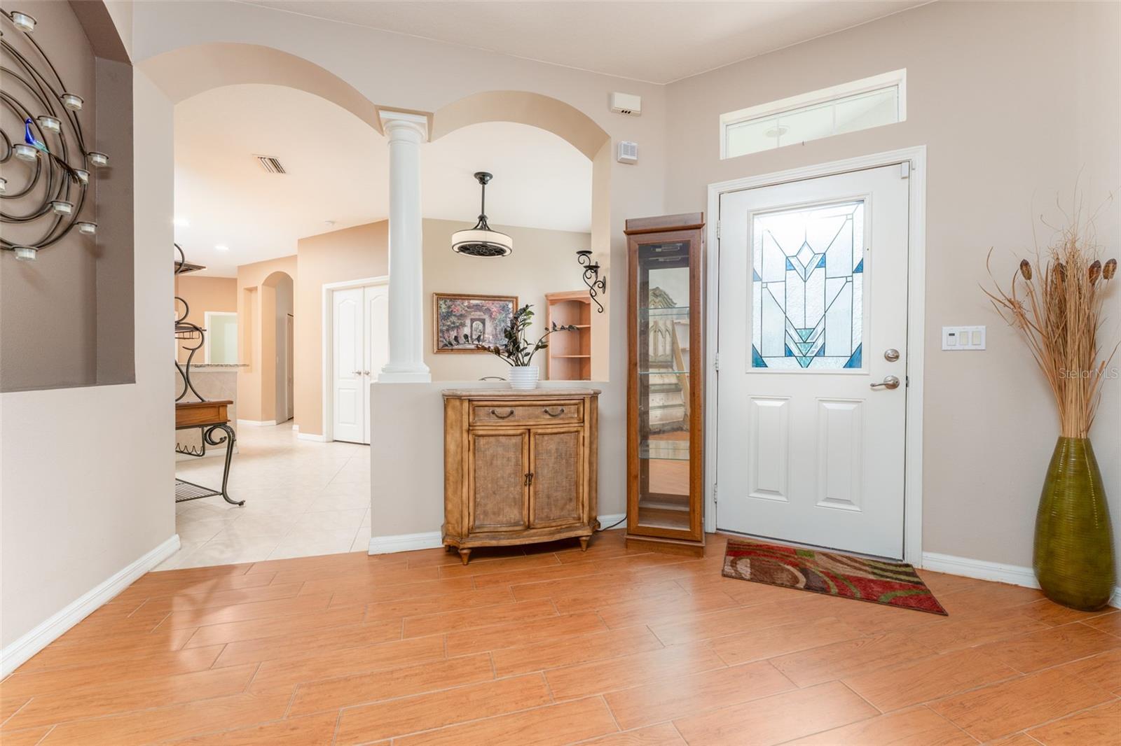 Image 11 of 52 For 15731 Phoebepark Avenue