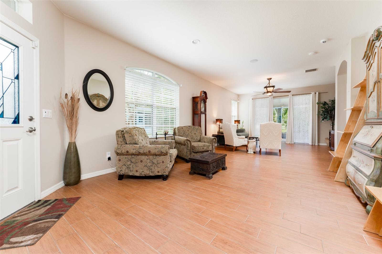 Image 12 of 52 For 15731 Phoebepark Avenue