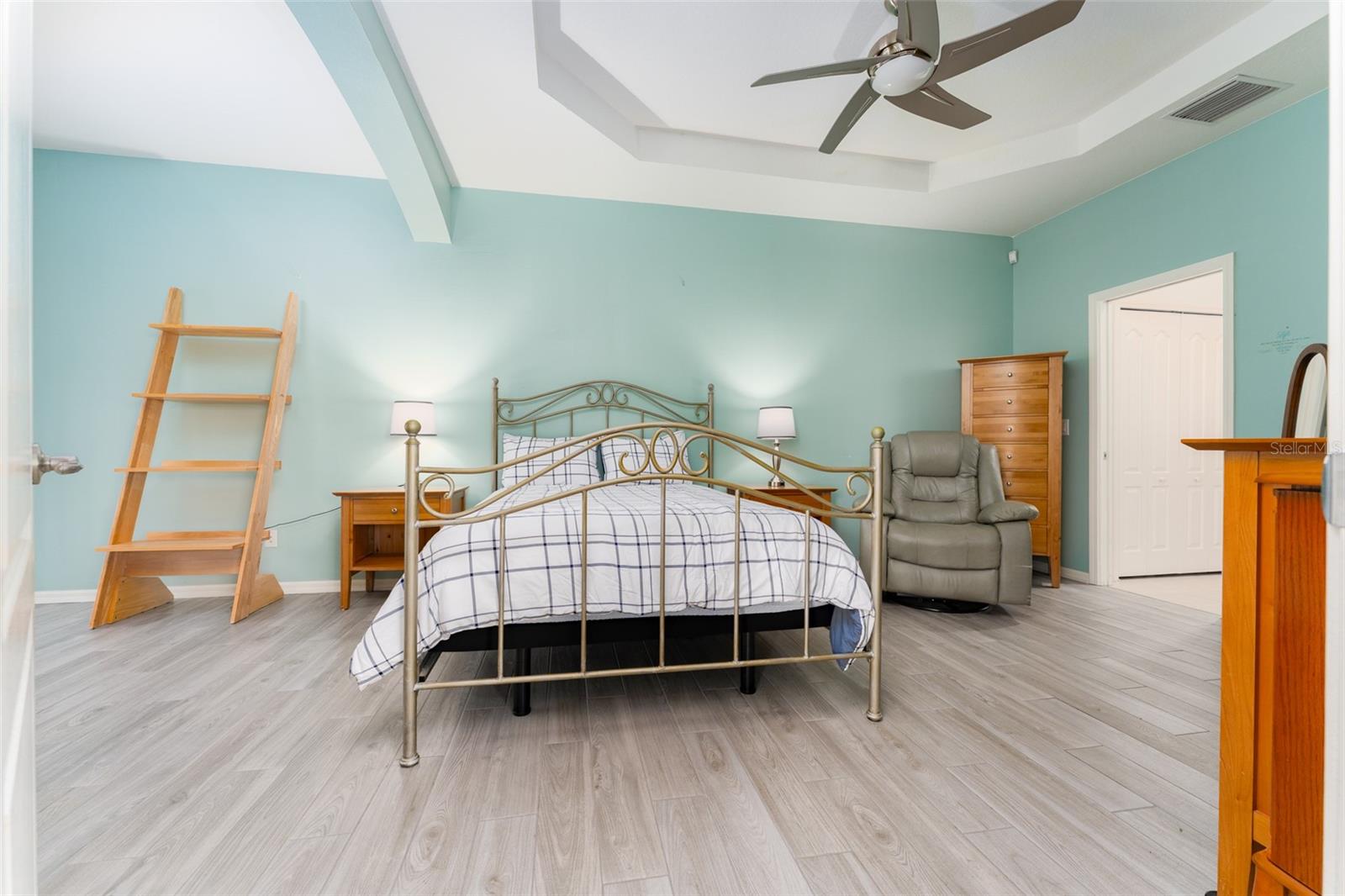 Image 15 of 52 For 15731 Phoebepark Avenue