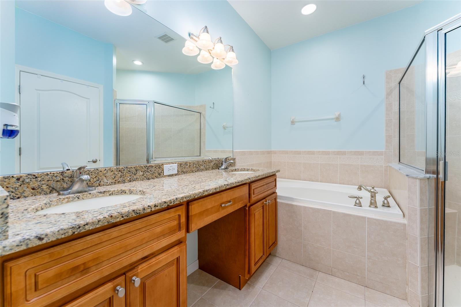 Image 18 of 52 For 15731 Phoebepark Avenue