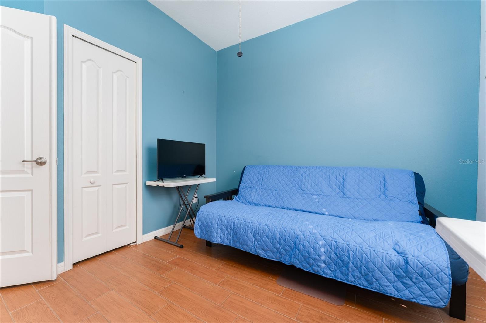 Image 22 of 52 For 15731 Phoebepark Avenue