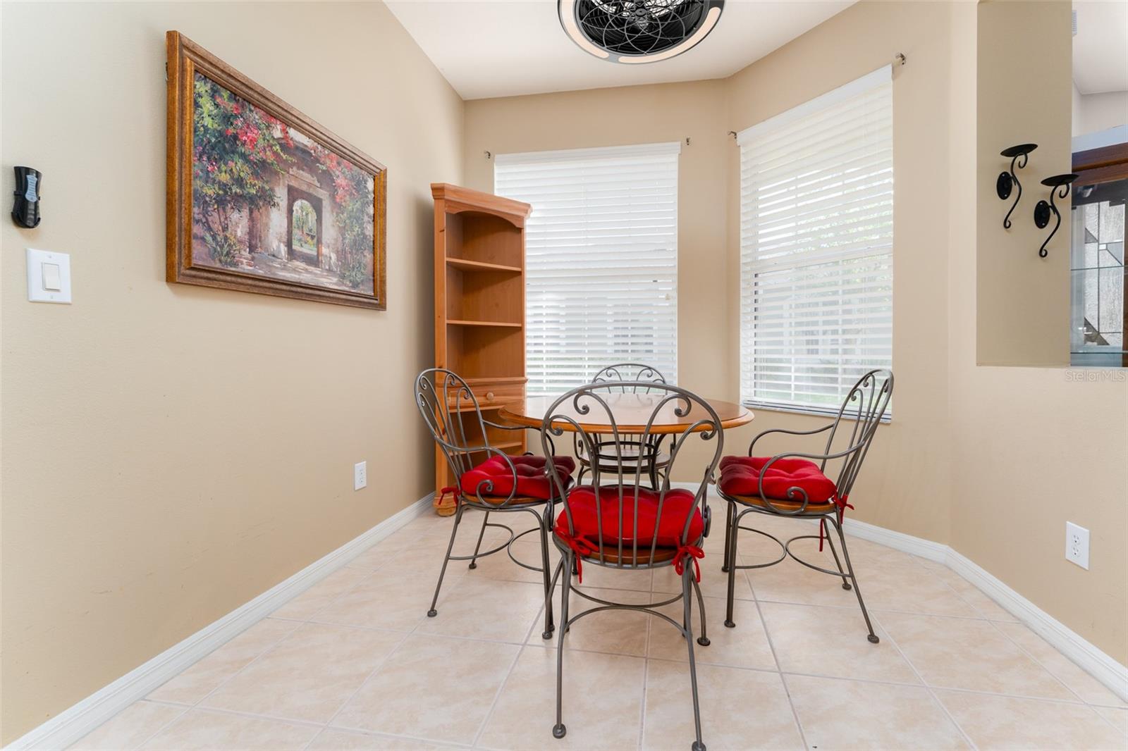 Image 27 of 52 For 15731 Phoebepark Avenue