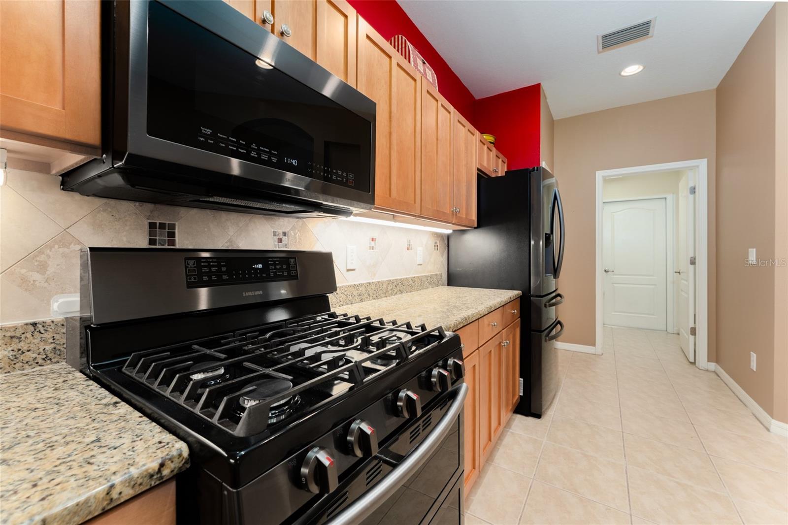 Image 29 of 52 For 15731 Phoebepark Avenue