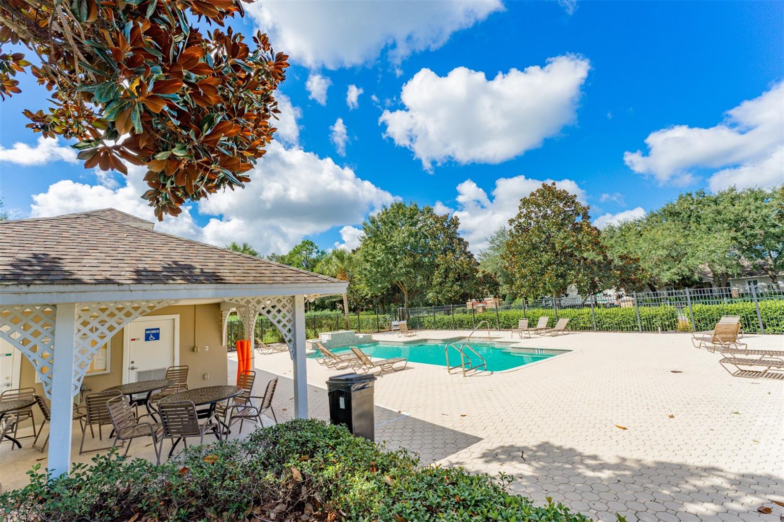 Image 40 of 52 For 15731 Phoebepark Avenue