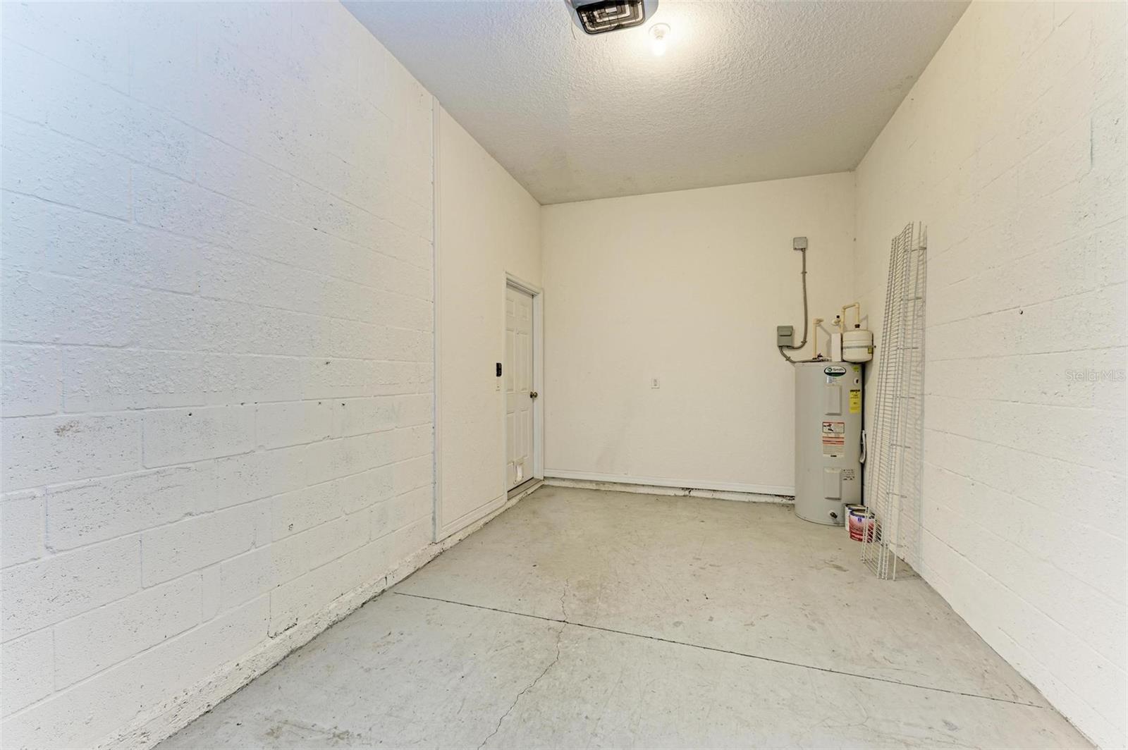 Image 30 of 41 For 8130 Enclave Way 102