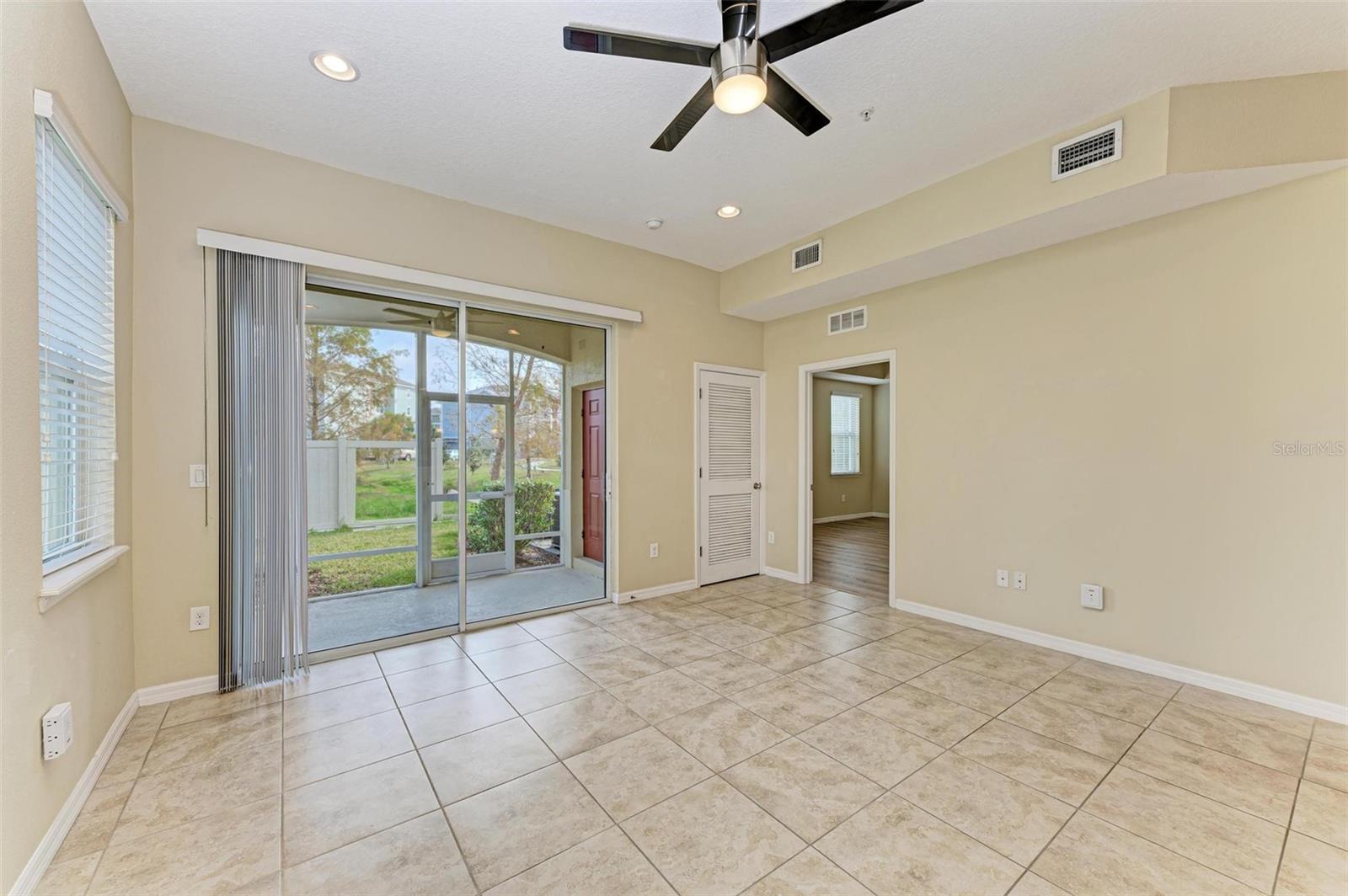 Image 7 of 41 For 8130 Enclave Way 102