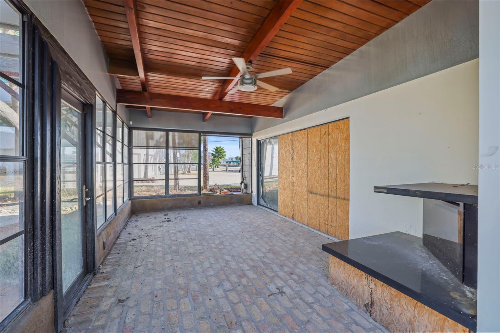 Image 15 of 28 For 11921 Lagoon Lane