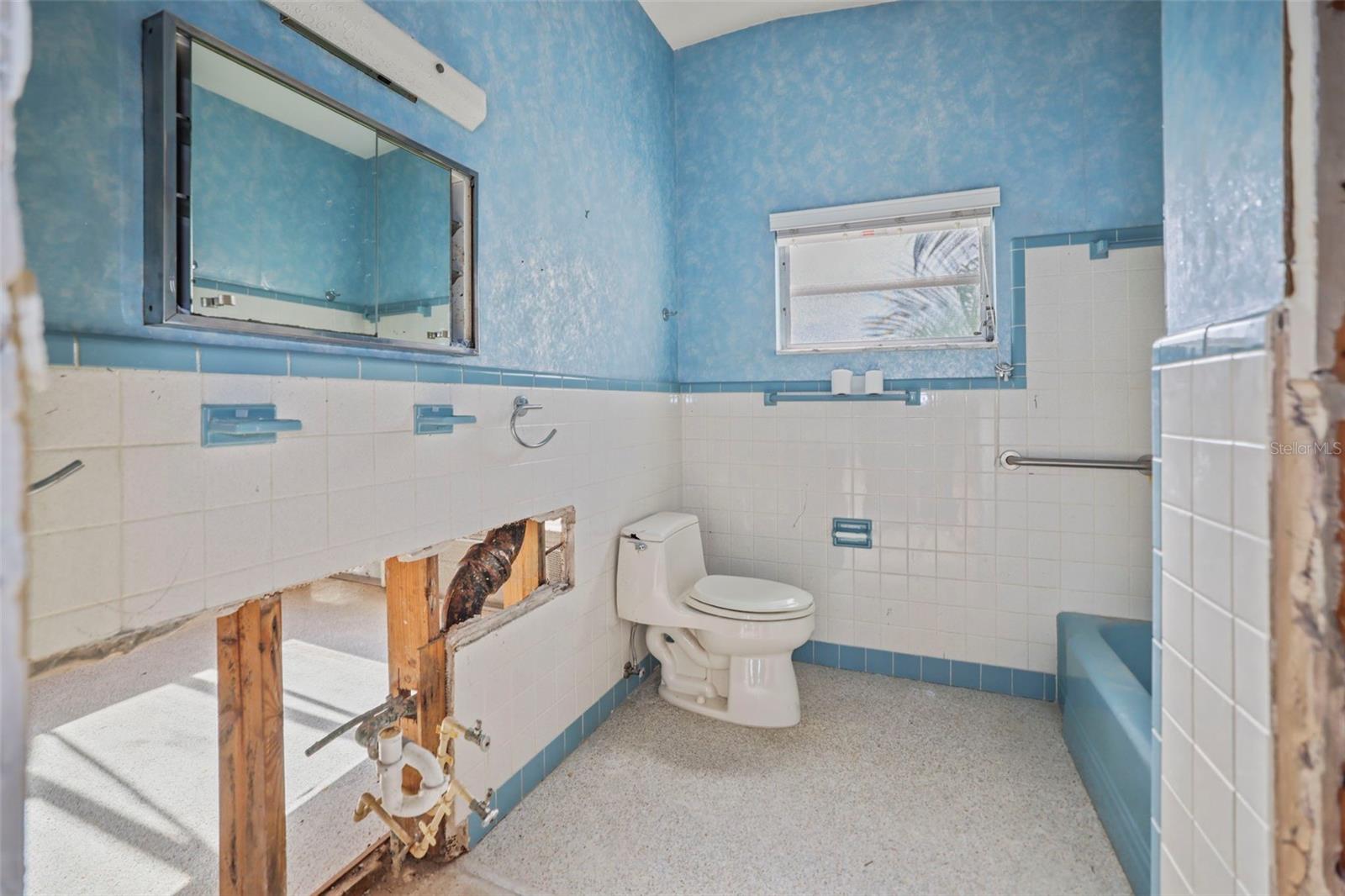 Image 24 of 28 For 11921 Lagoon Lane