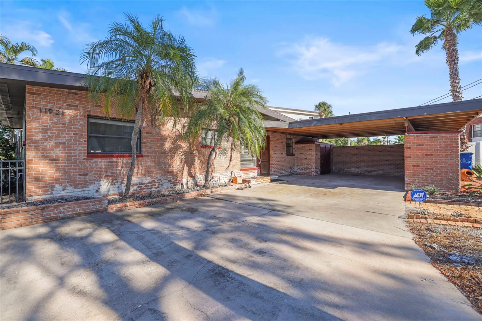 Image 4 of 28 For 11921 Lagoon Lane