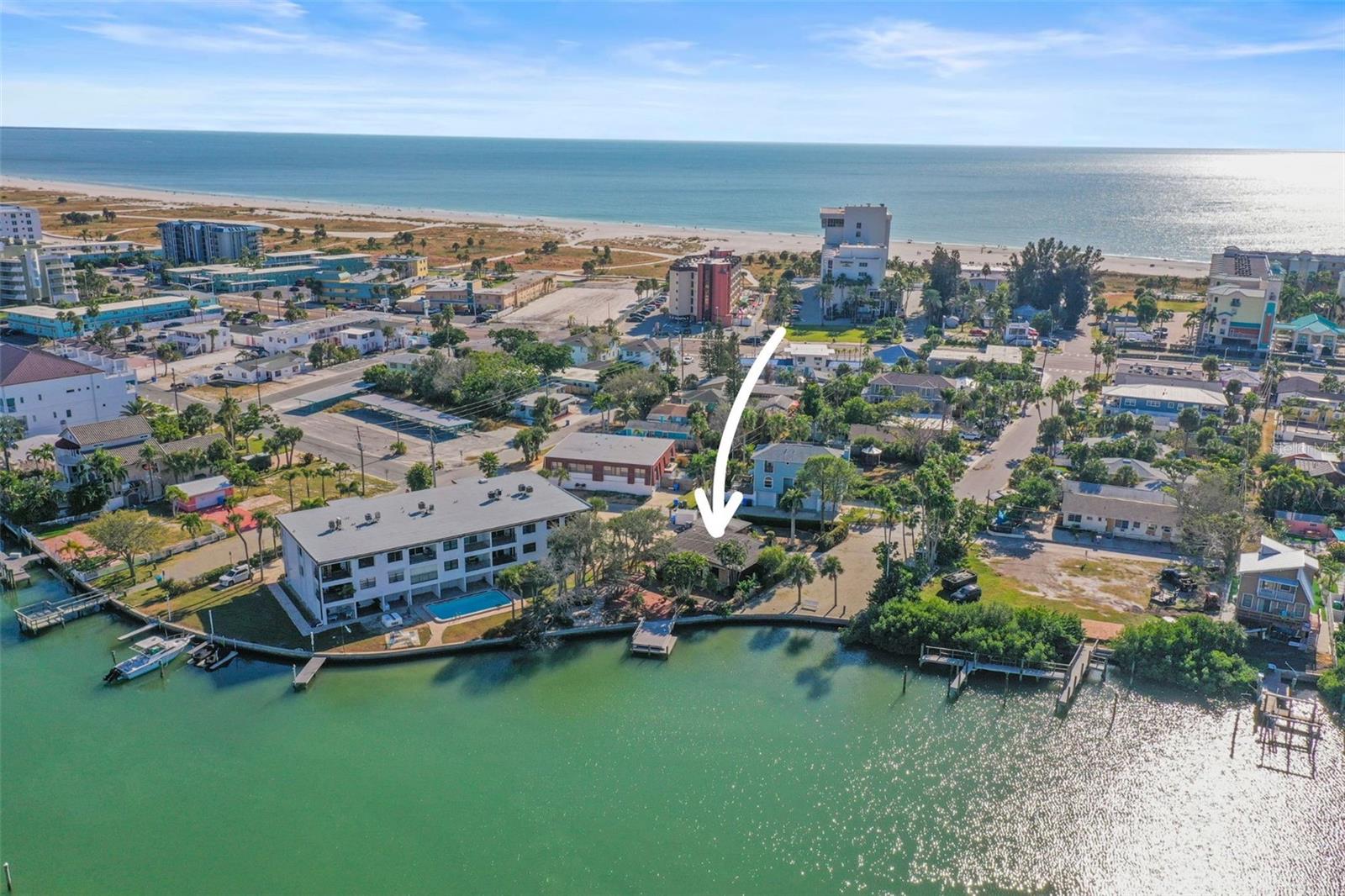 Image 7 of 28 For 11921 Lagoon Lane