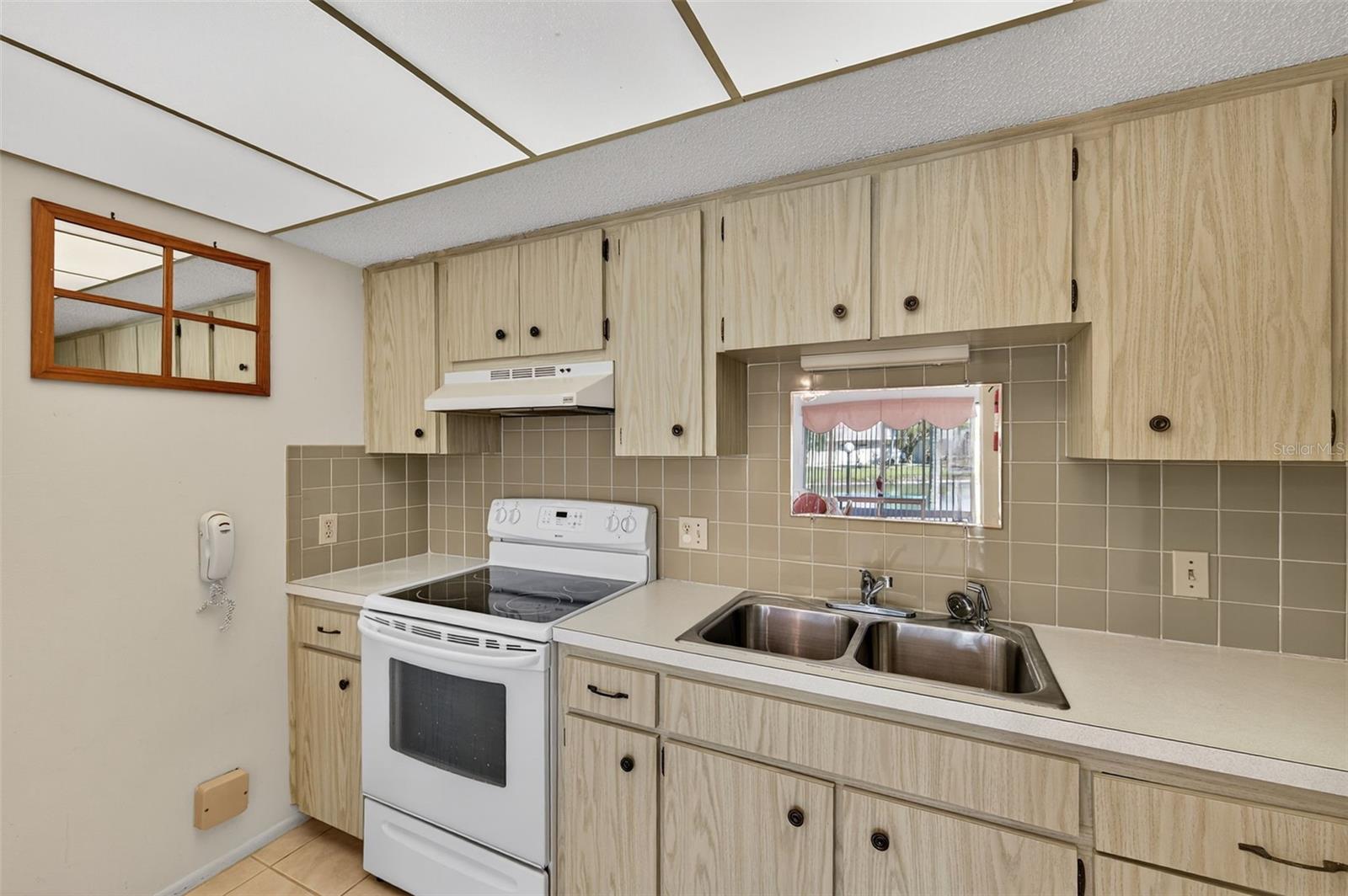 Image 10 of 31 For 4328 Tahitian Gardens Circle E