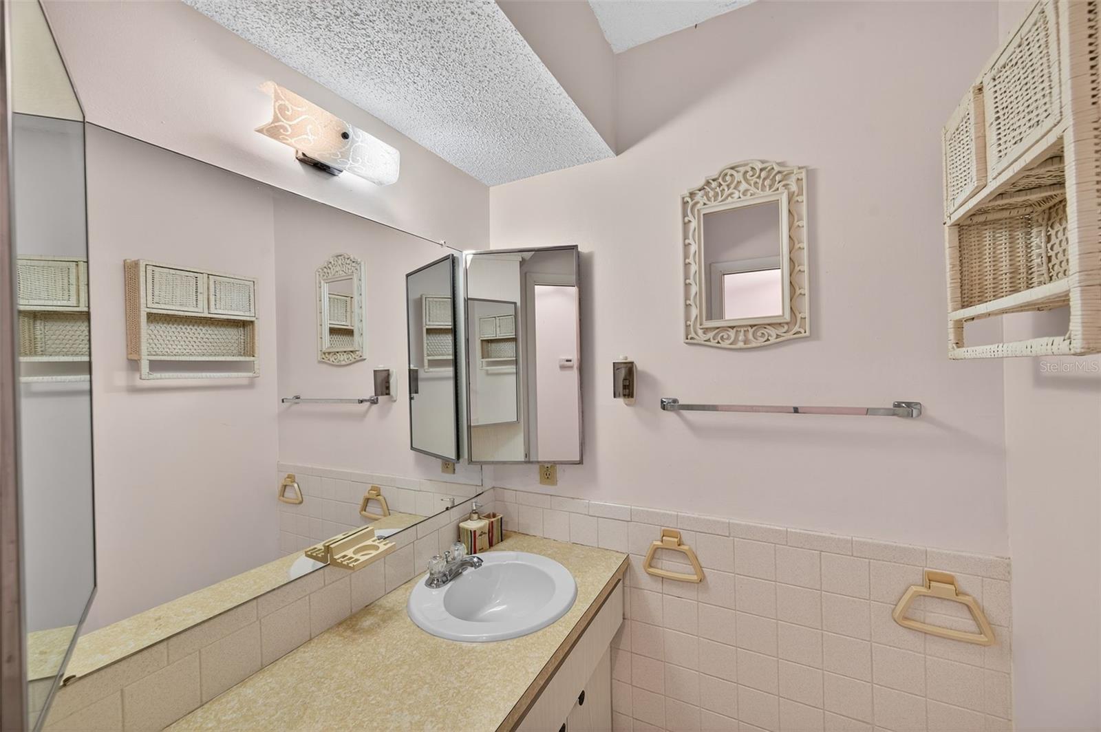 Image 15 of 31 For 4328 Tahitian Gardens Circle E