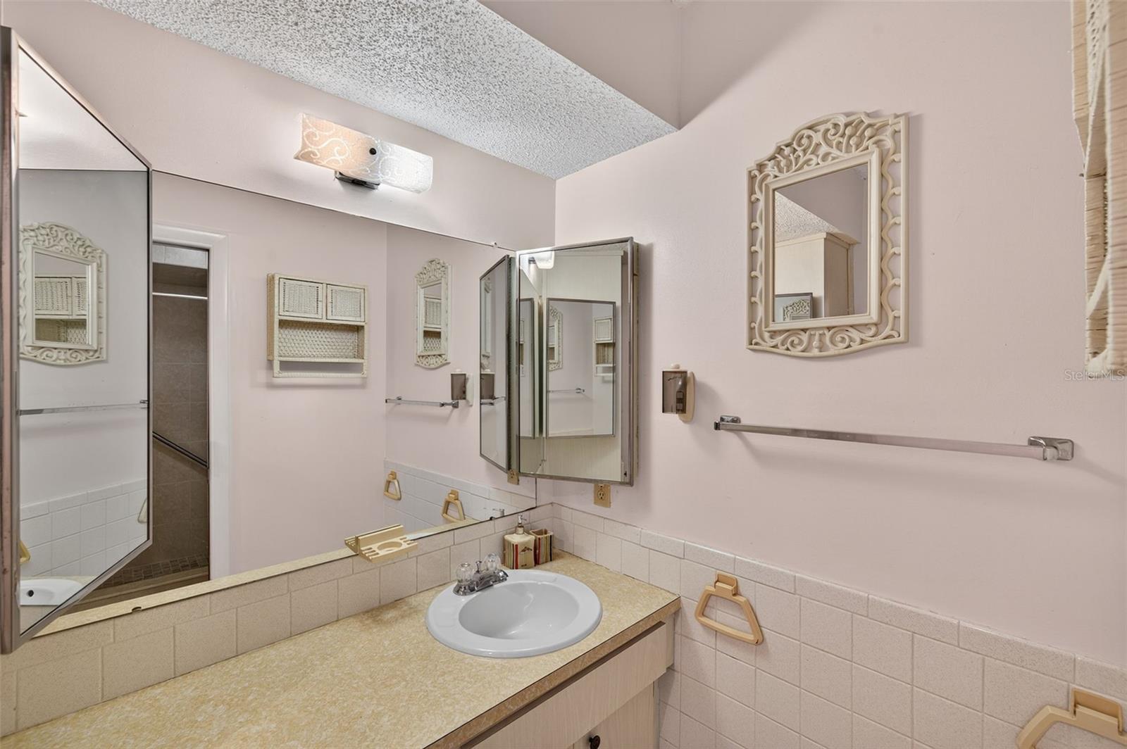 Image 16 of 31 For 4328 Tahitian Gardens Circle E