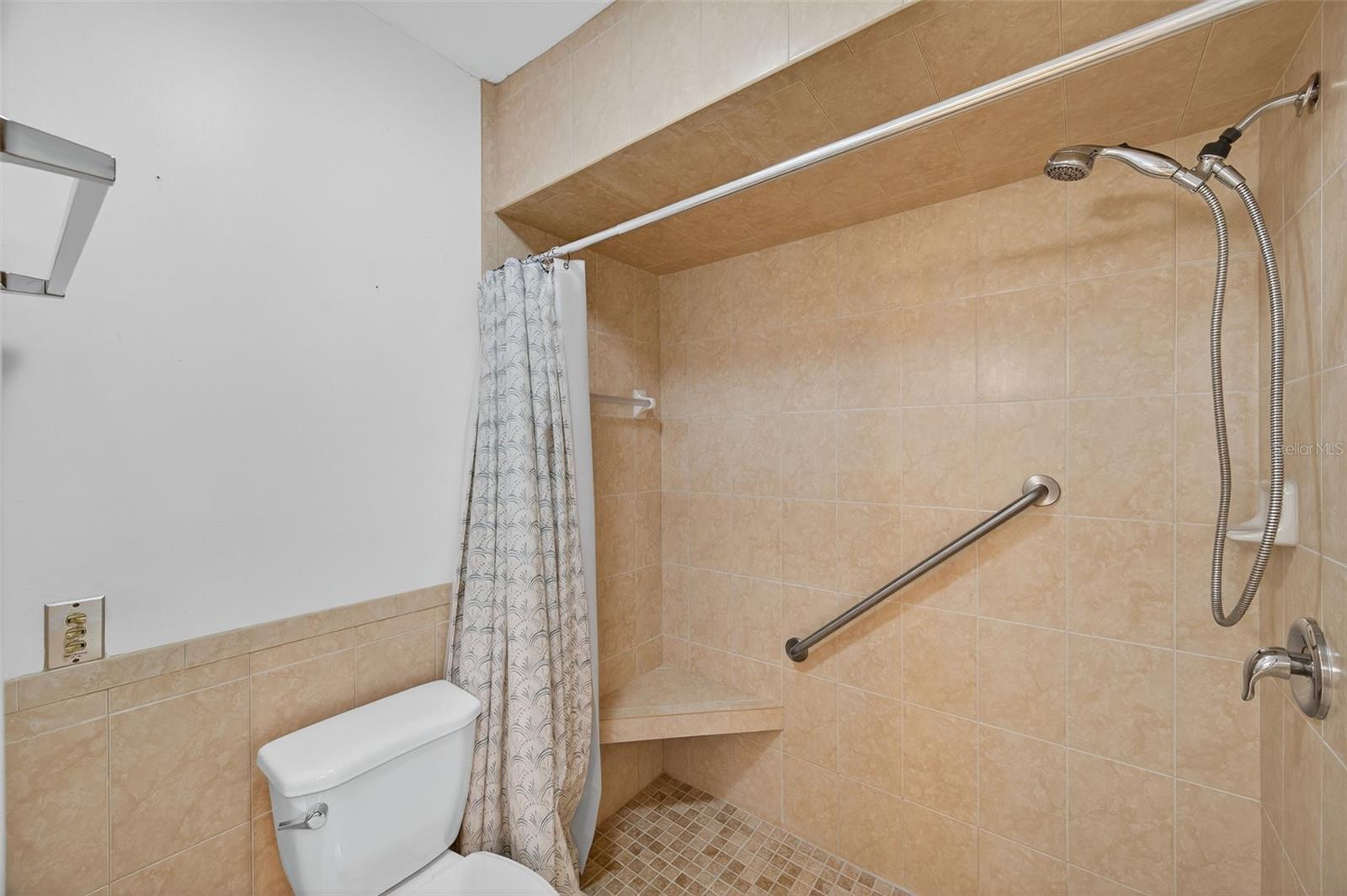 Image 17 of 31 For 4328 Tahitian Gardens Circle E