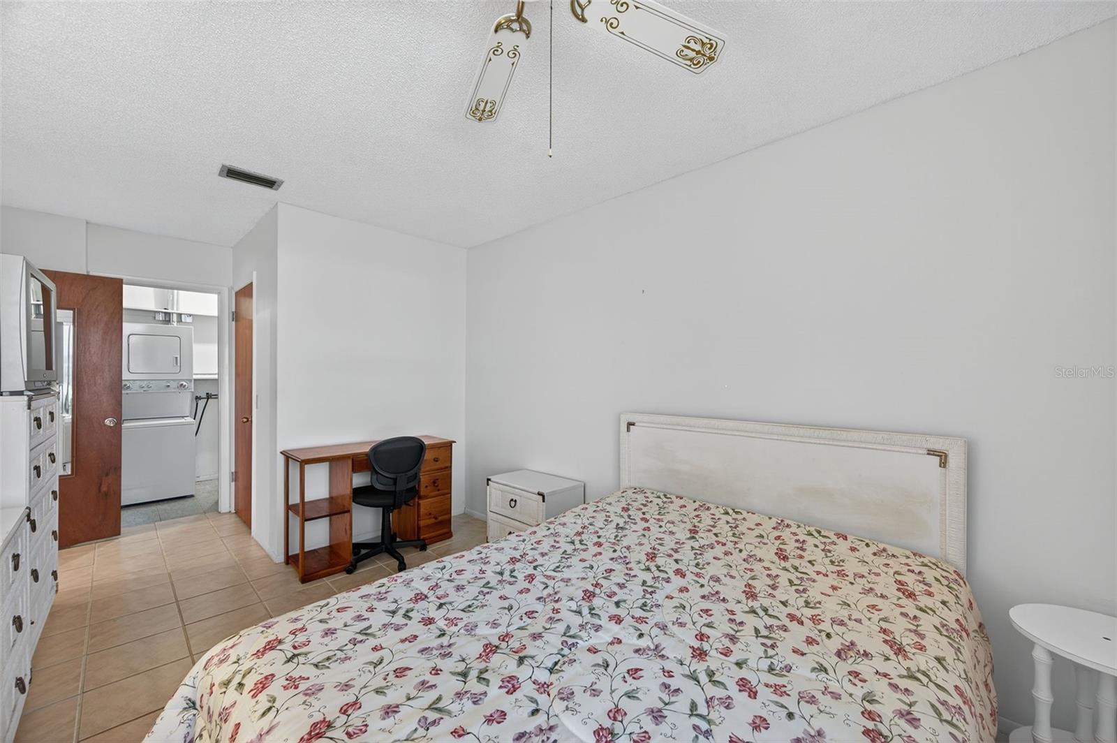 Image 18 of 31 For 4328 Tahitian Gardens Circle E