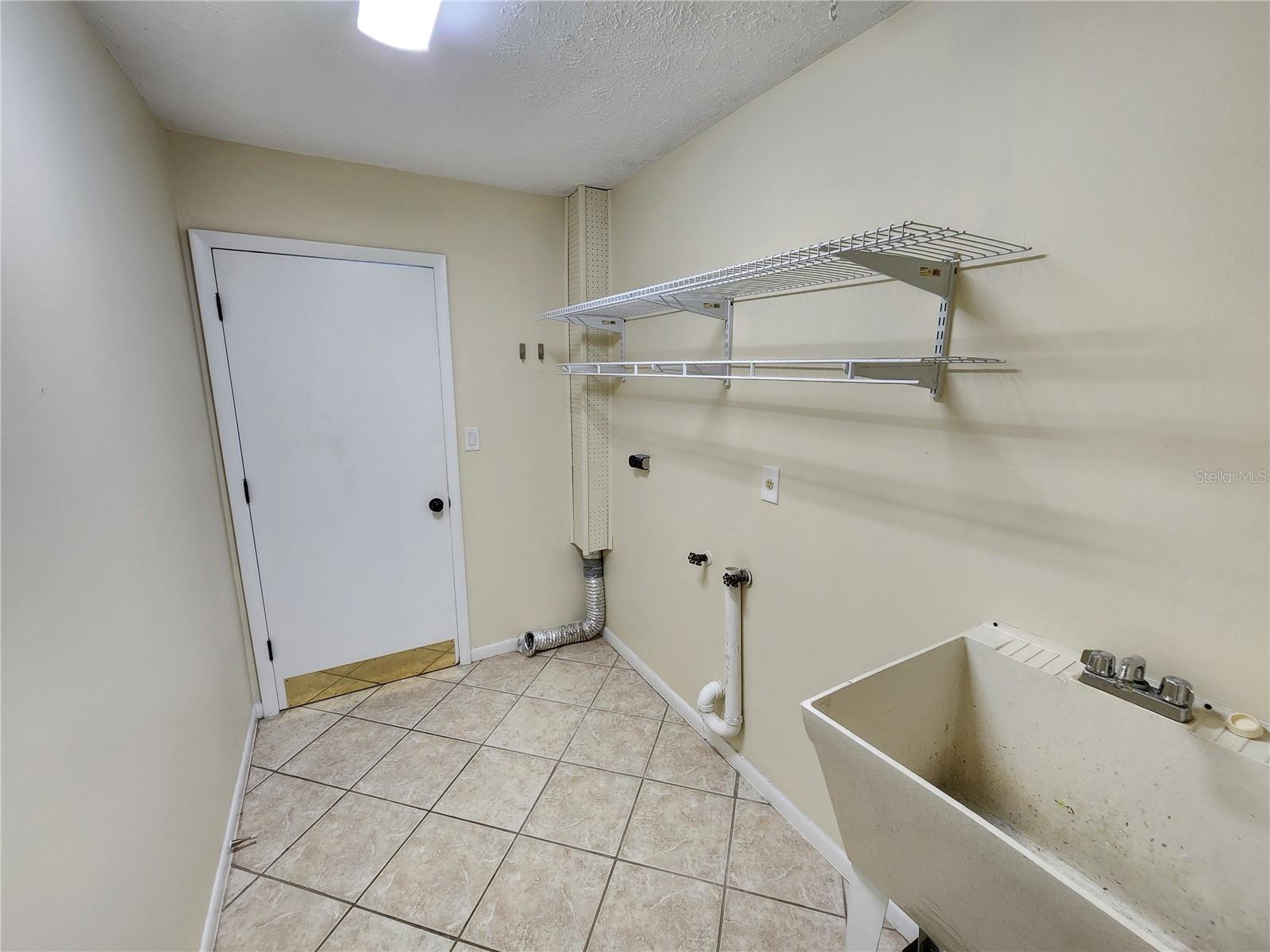 Image 17 of 21 For 2403 Stonehill Avenue