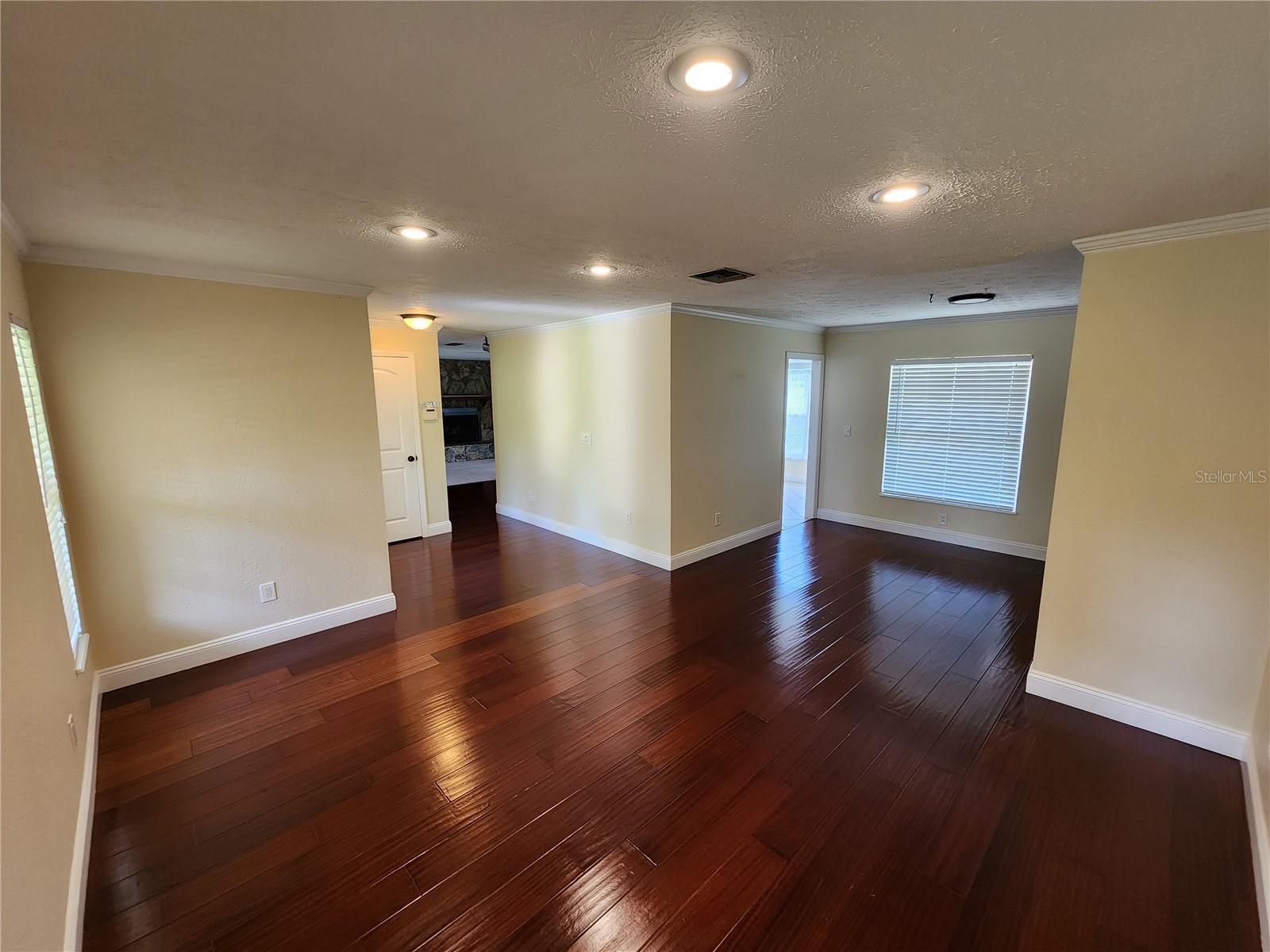 Image 3 of 21 For 2403 Stonehill Avenue