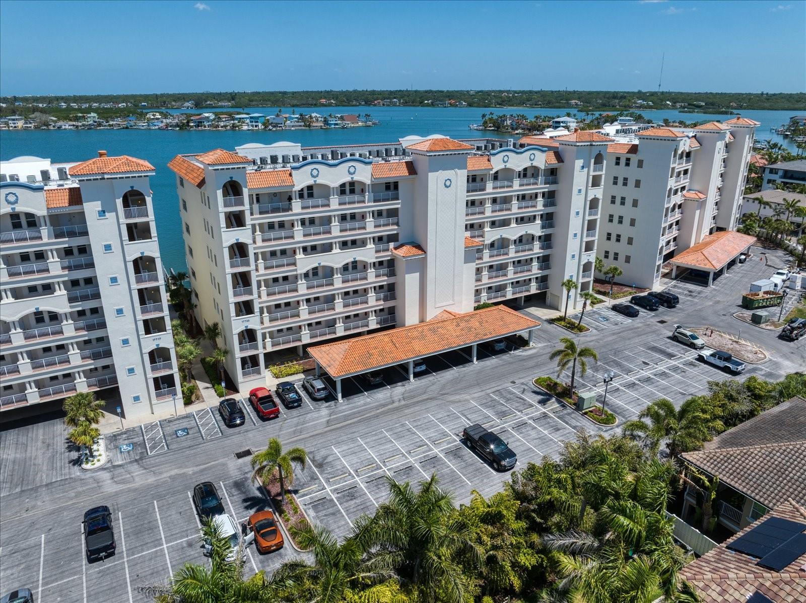 Image 10 of 45 For 17735 Gulf Boulevard 304