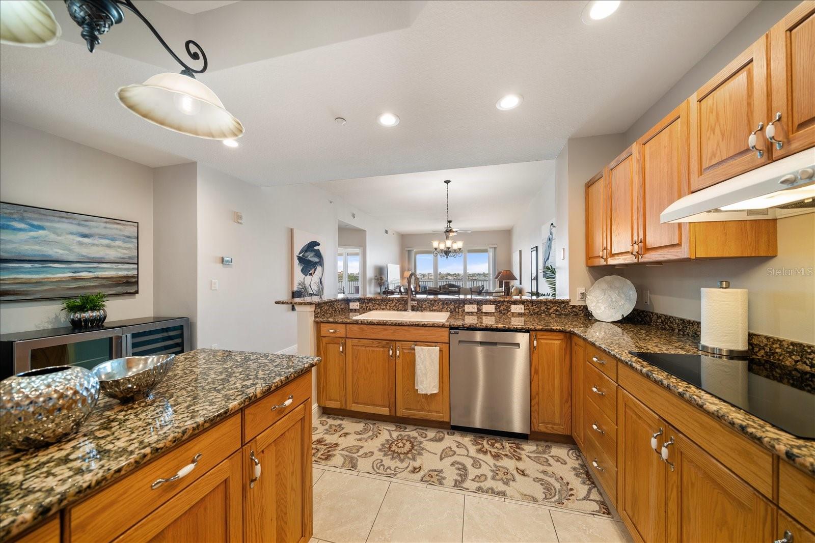 Image 19 of 45 For 17735 Gulf Boulevard 304