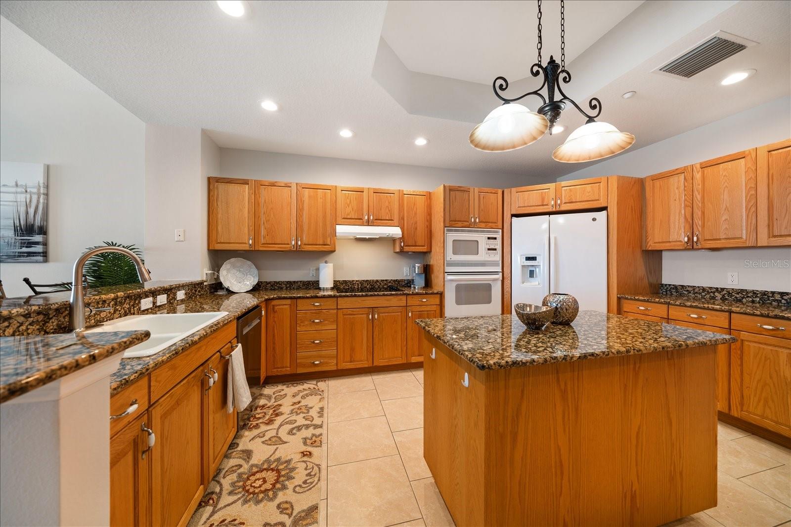 Image 20 of 45 For 17735 Gulf Boulevard 304