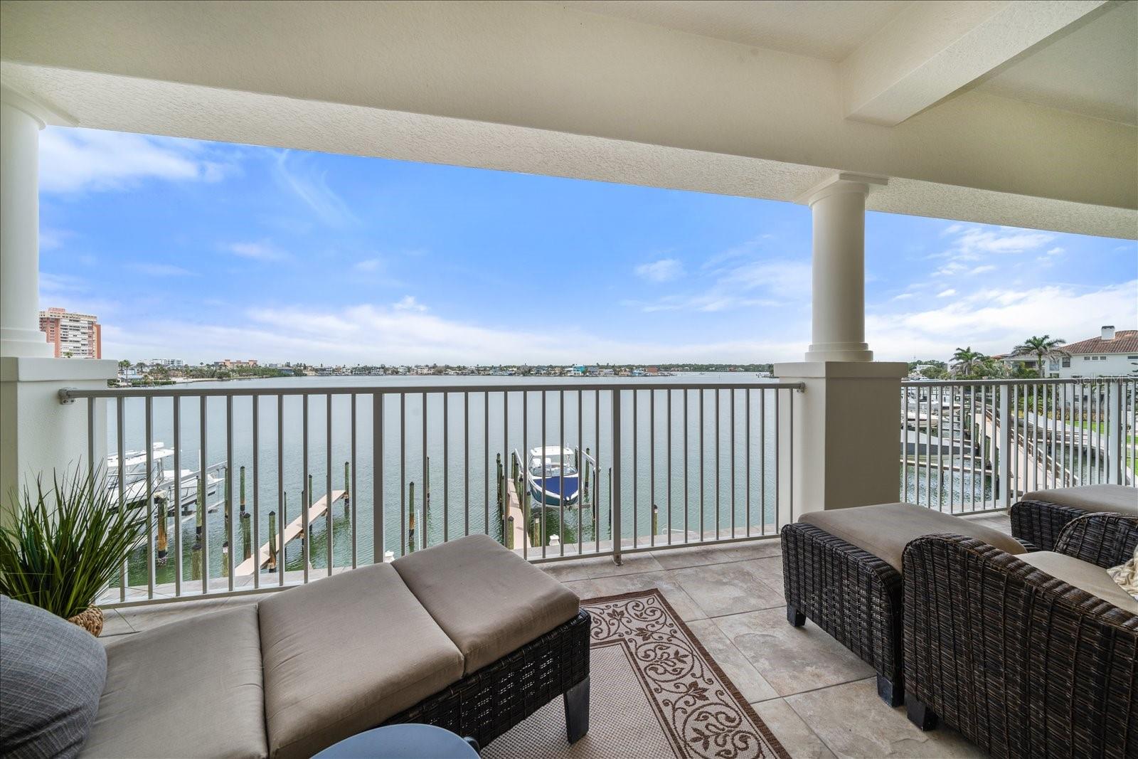 Image 35 of 45 For 17735 Gulf Boulevard 304