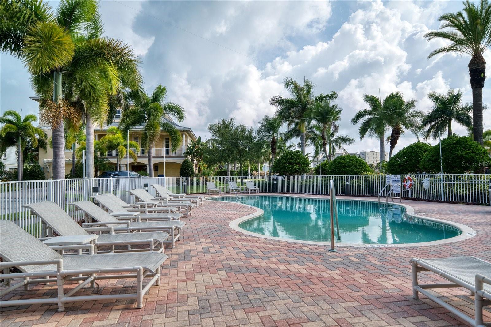 Image 39 of 45 For 17735 Gulf Boulevard 304